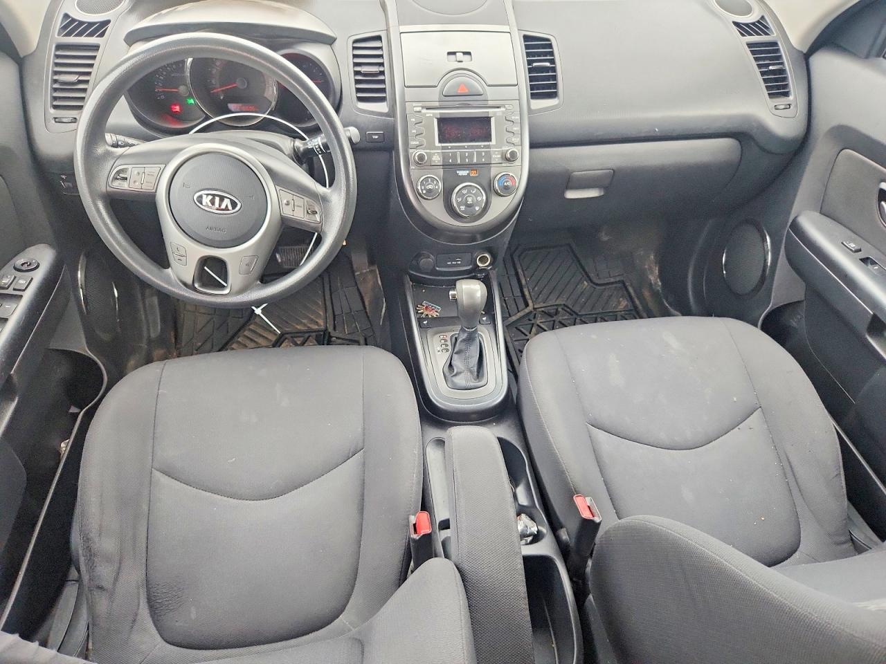 2011 Kia Soul + White vin: KNDJT2A25B7276076