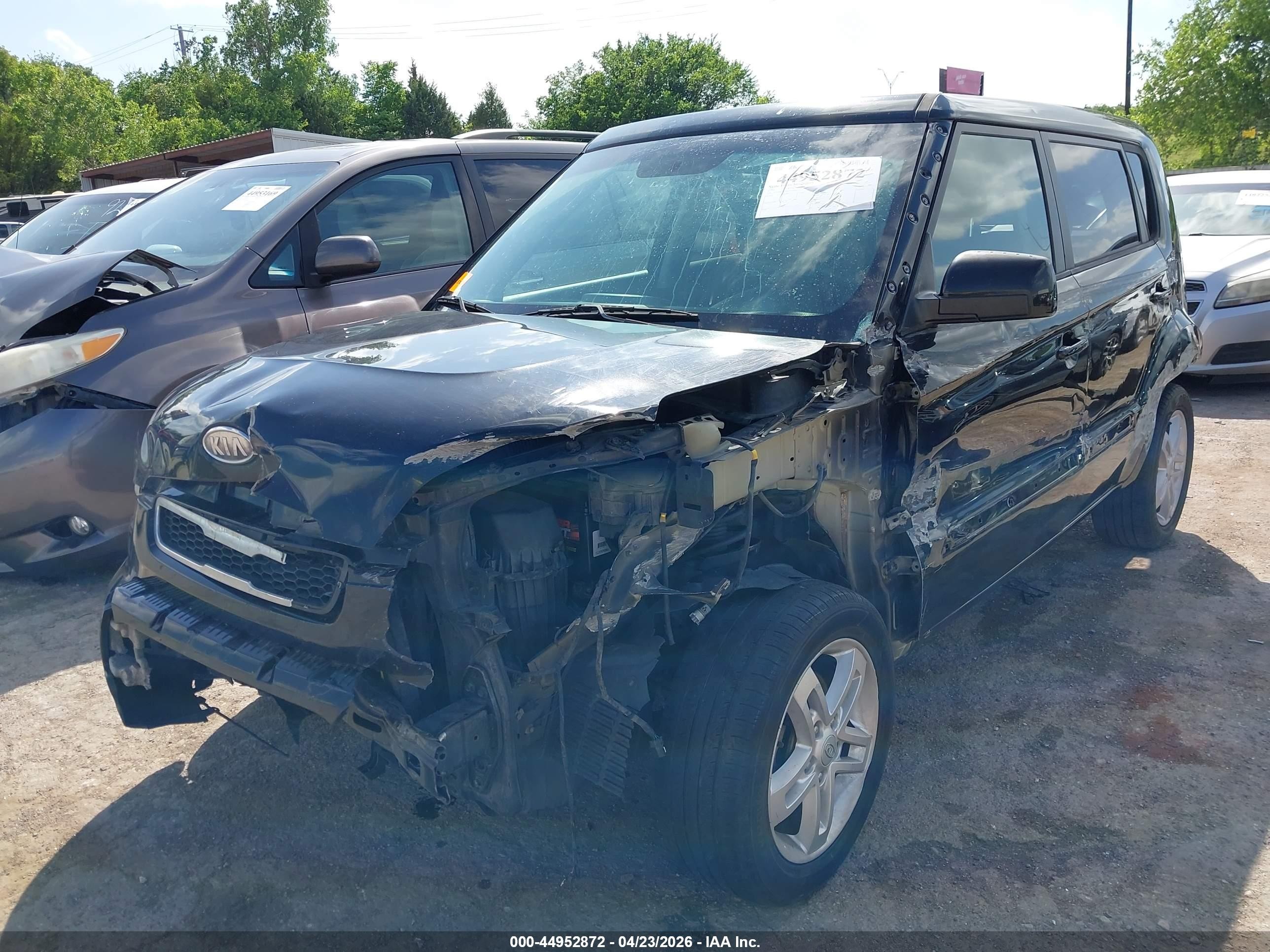 2011 Kia Soul + Black vin: KNDJT2A25B7287658