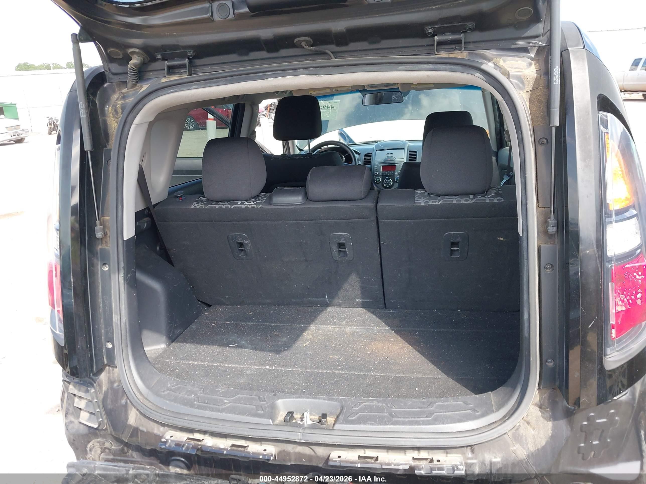 2011 Kia Soul + Black vin: KNDJT2A25B7287658