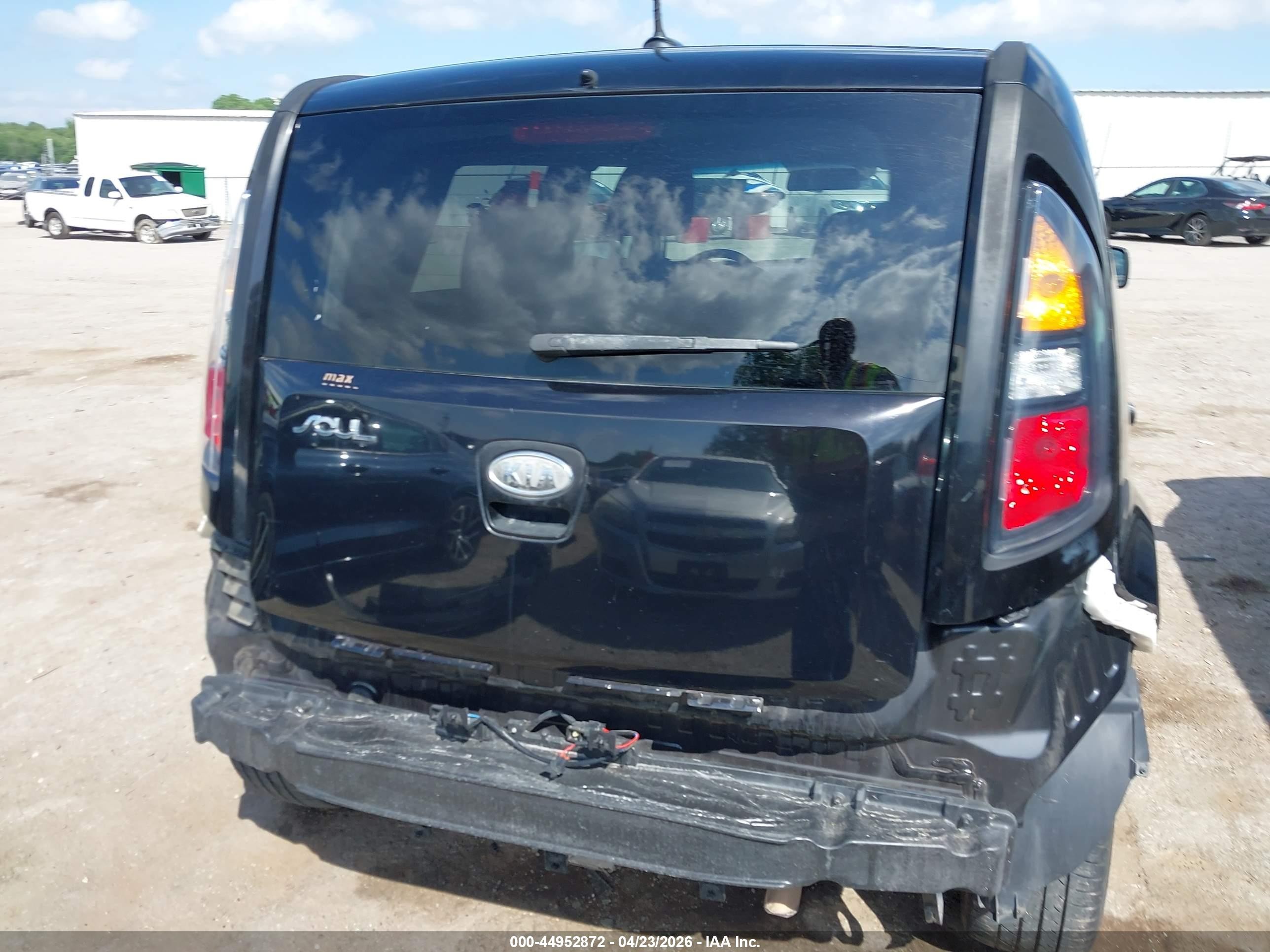 2011 Kia Soul + Black vin: KNDJT2A25B7287658