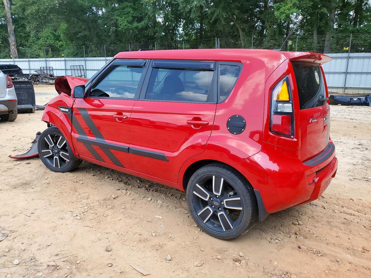 2011 Kia Soul + Red vin: KNDJT2A25B7292147