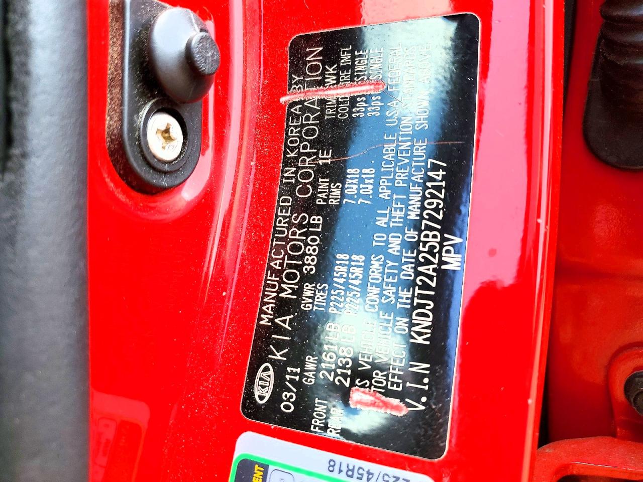 2011 Kia Soul + Red vin: KNDJT2A25B7292147