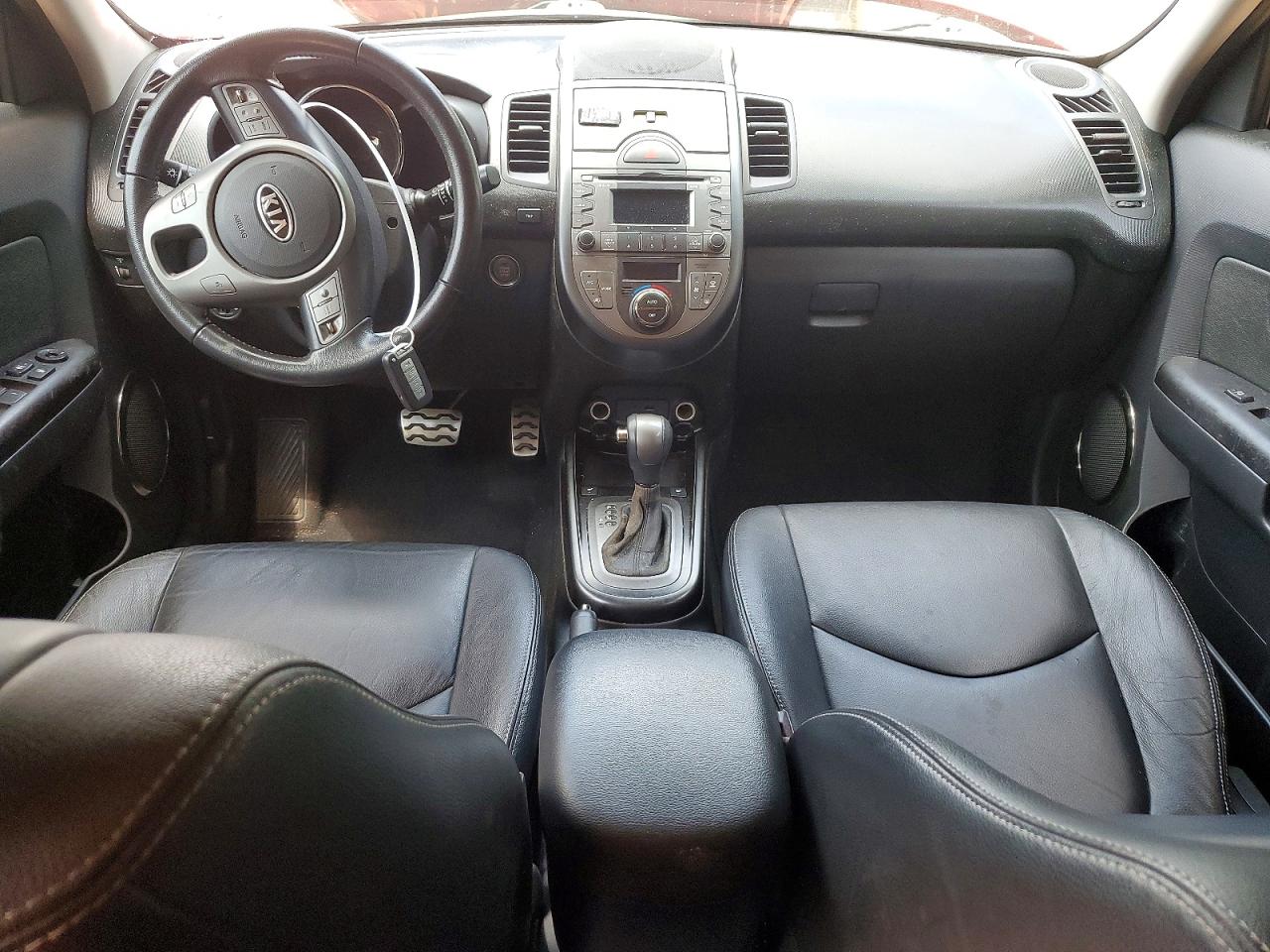 2011 Kia Soul + Red vin: KNDJT2A25B7292147