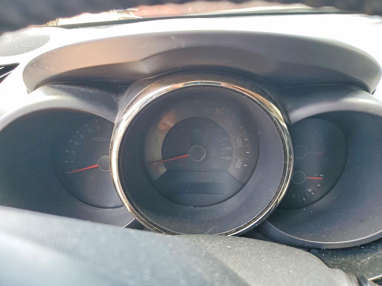 2011 Kia Soul + Red vin: KNDJT2A25B7292147