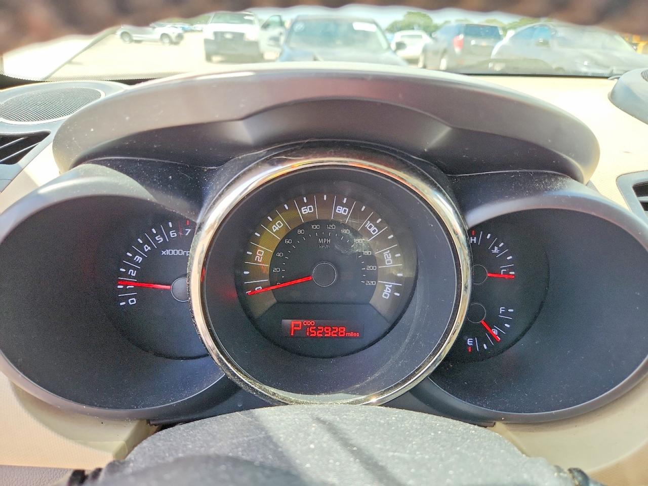 2011 Kia Soul ! Cream vin: KNDJT2A25B7321615