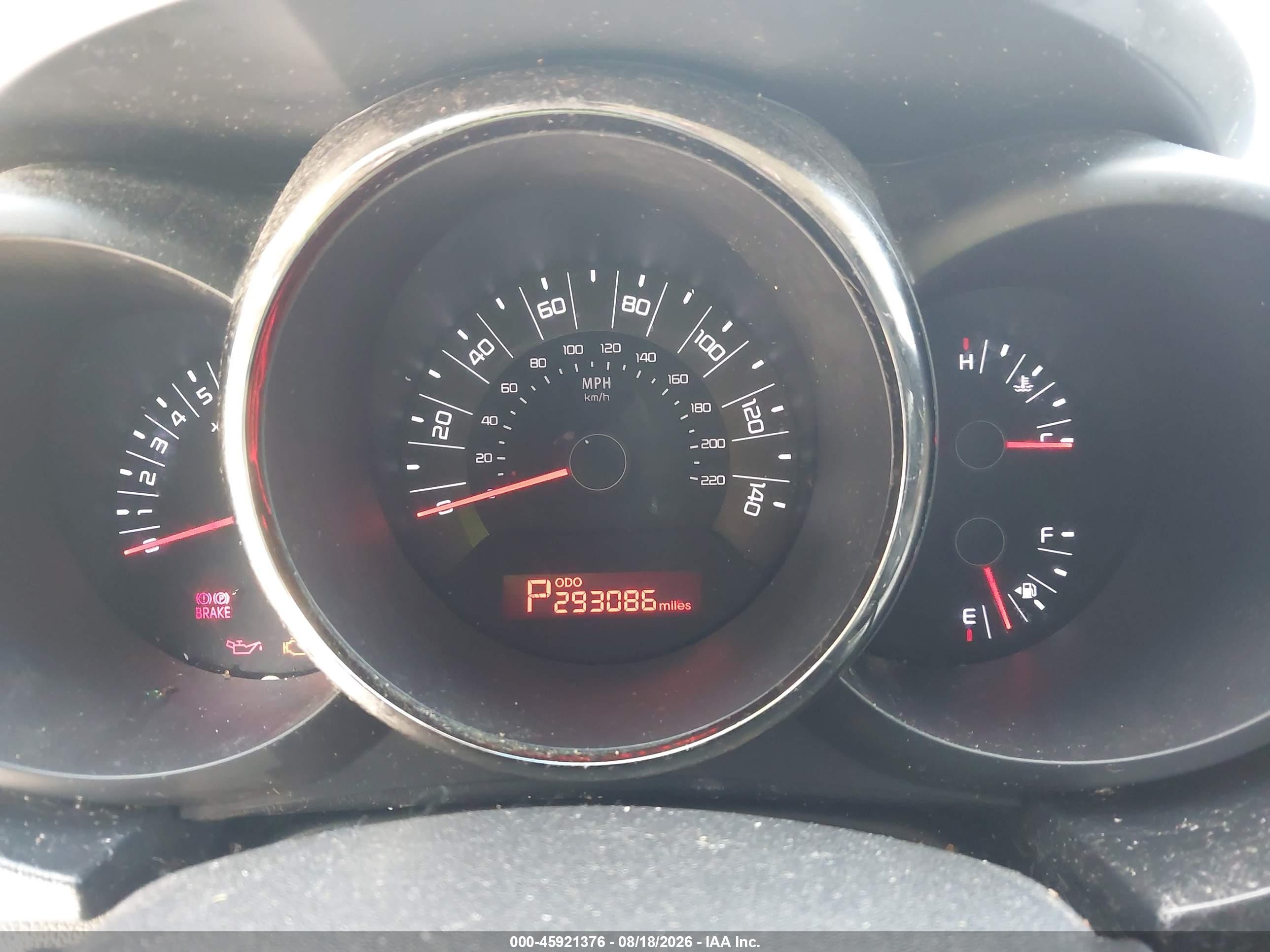 2011 Kia Soul + White vin: KNDJT2A25B7327205