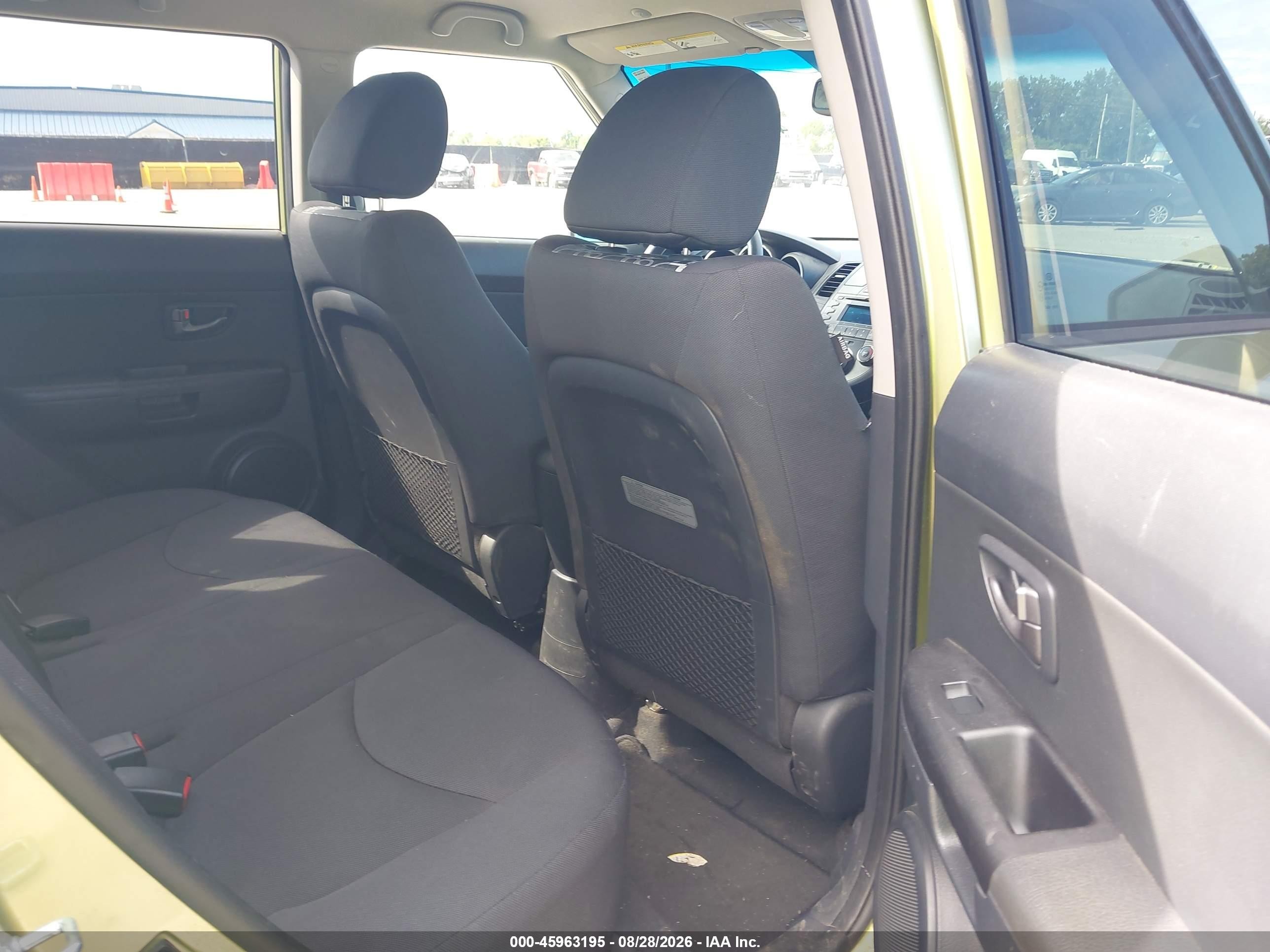 2011 Kia Soul + Green vin: KNDJT2A25B7332954