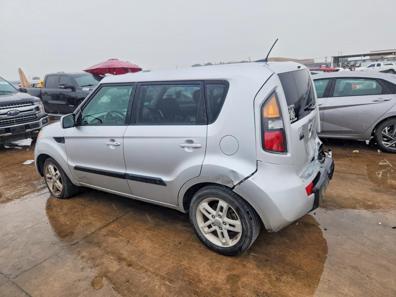 2011 Kia Soul + Gray vin: KNDJT2A25B7720024