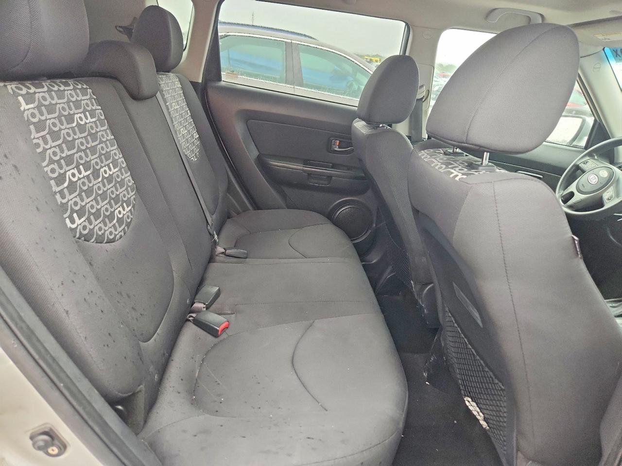 2011 Kia Soul + Gray vin: KNDJT2A25B7720024