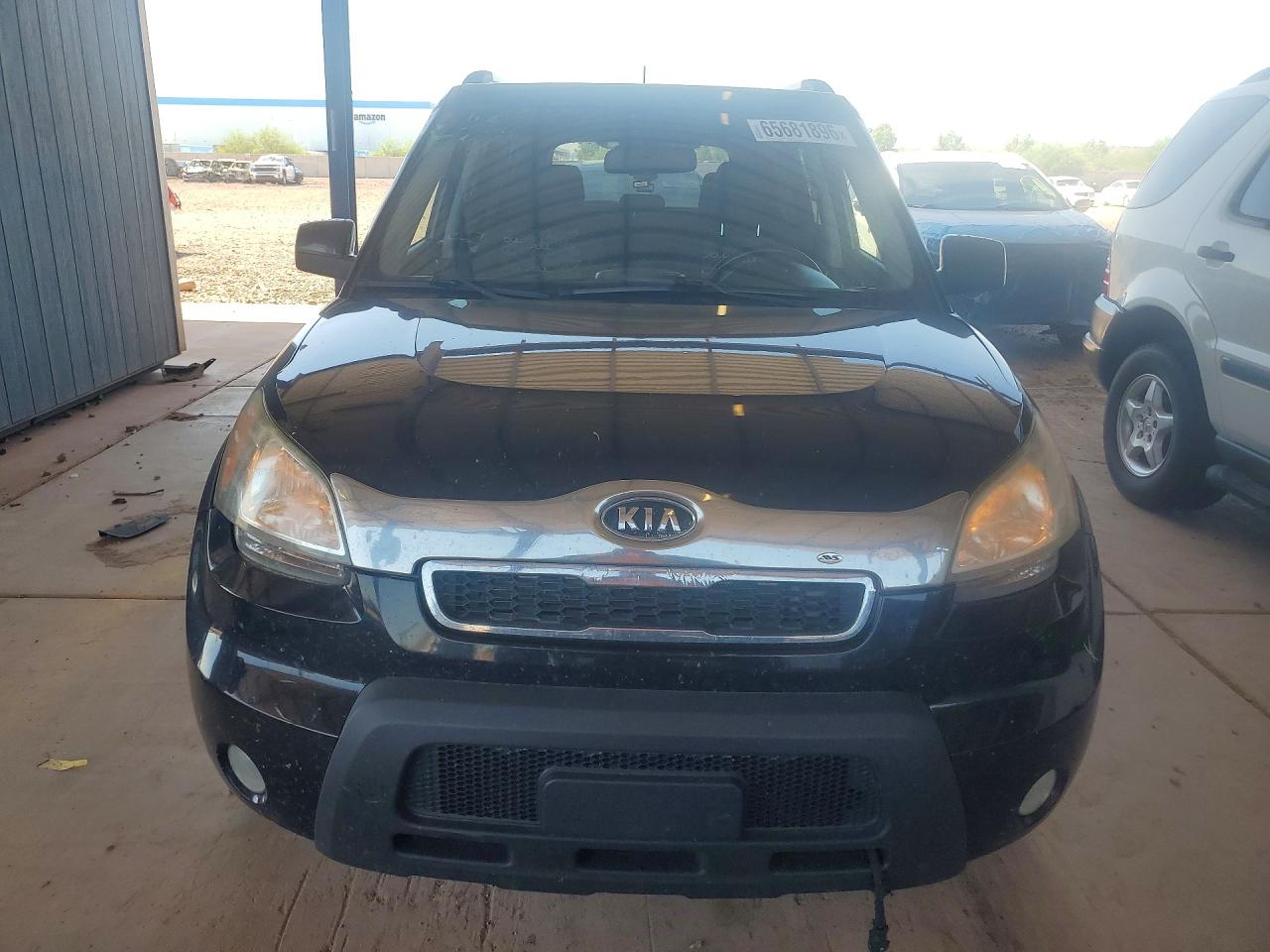 2011 Kia Soul + Black vin: KNDJT2A25B7732335