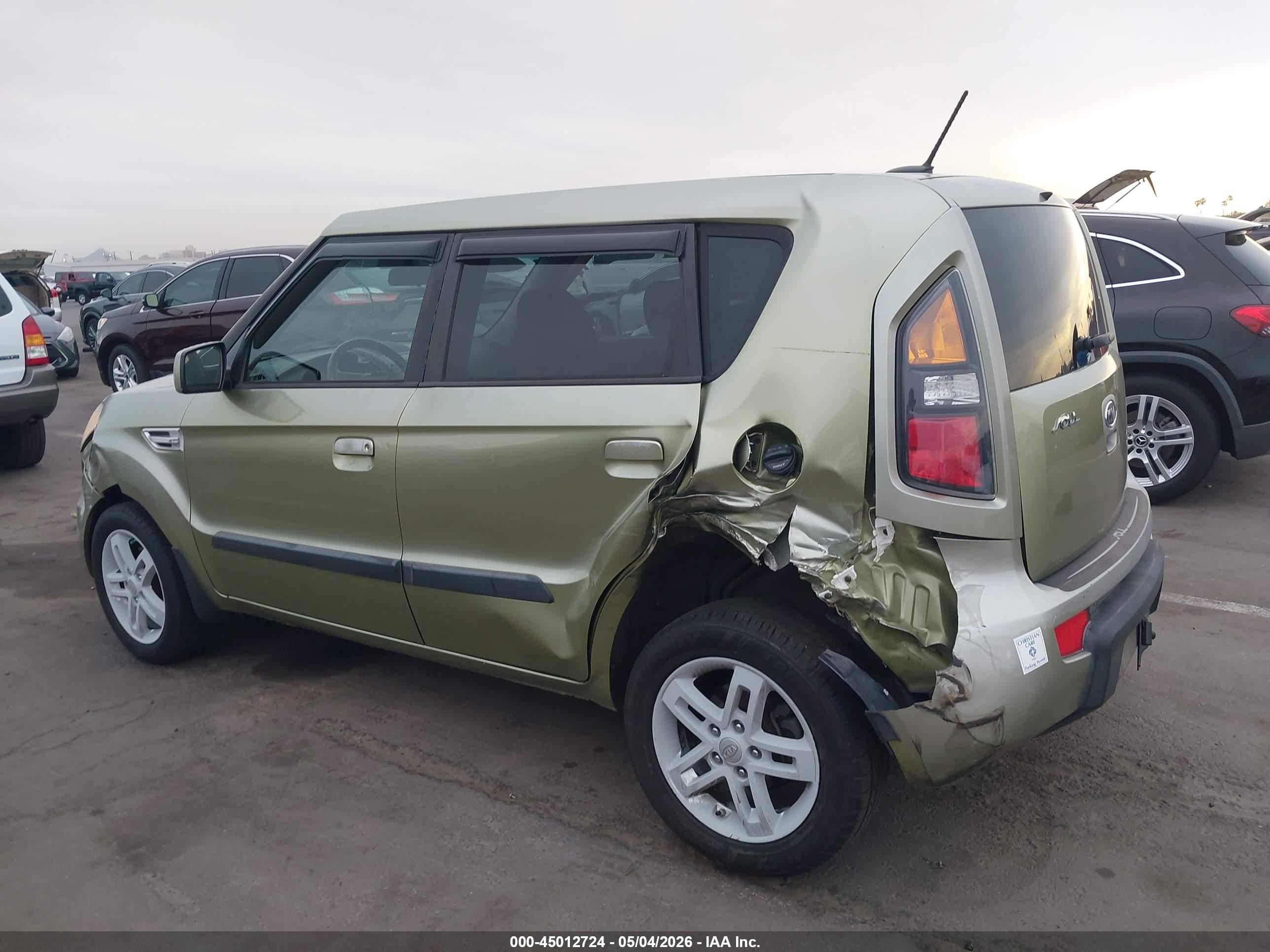 2010 Kia Soul + Green vin: KNDJT2A26A7077584