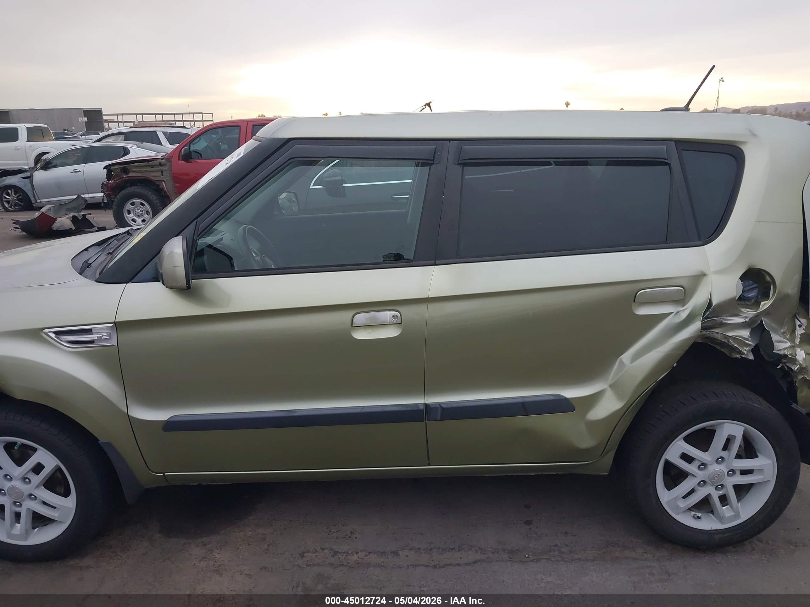 2010 Kia Soul + Green vin: KNDJT2A26A7077584