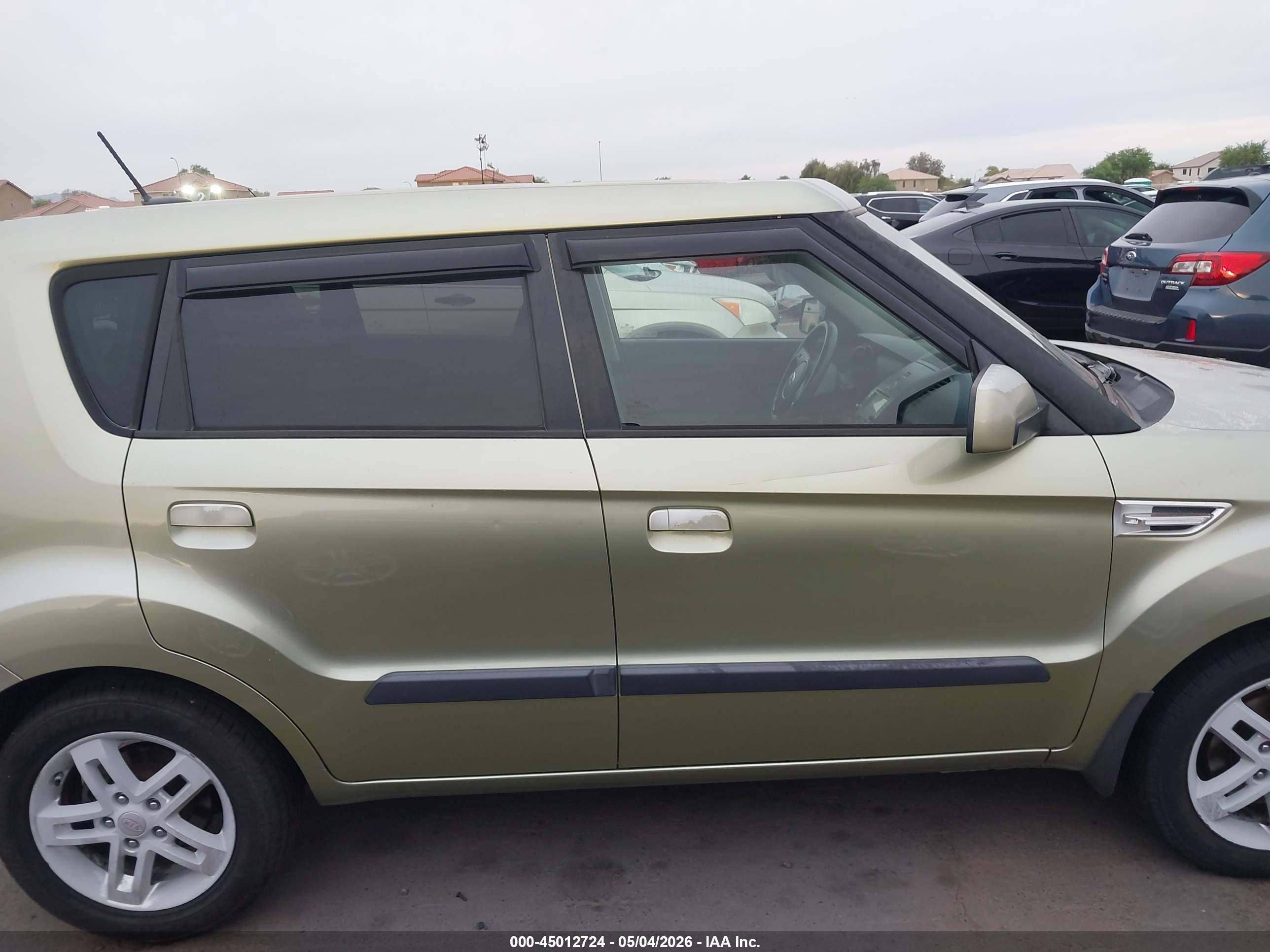2010 Kia Soul + Green vin: KNDJT2A26A7077584