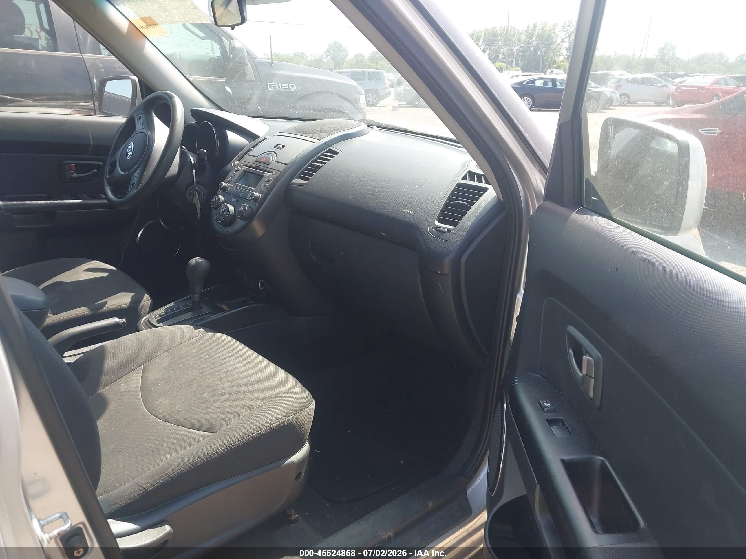 2010 Kia Soul + Silver vin: KNDJT2A26A7112351
