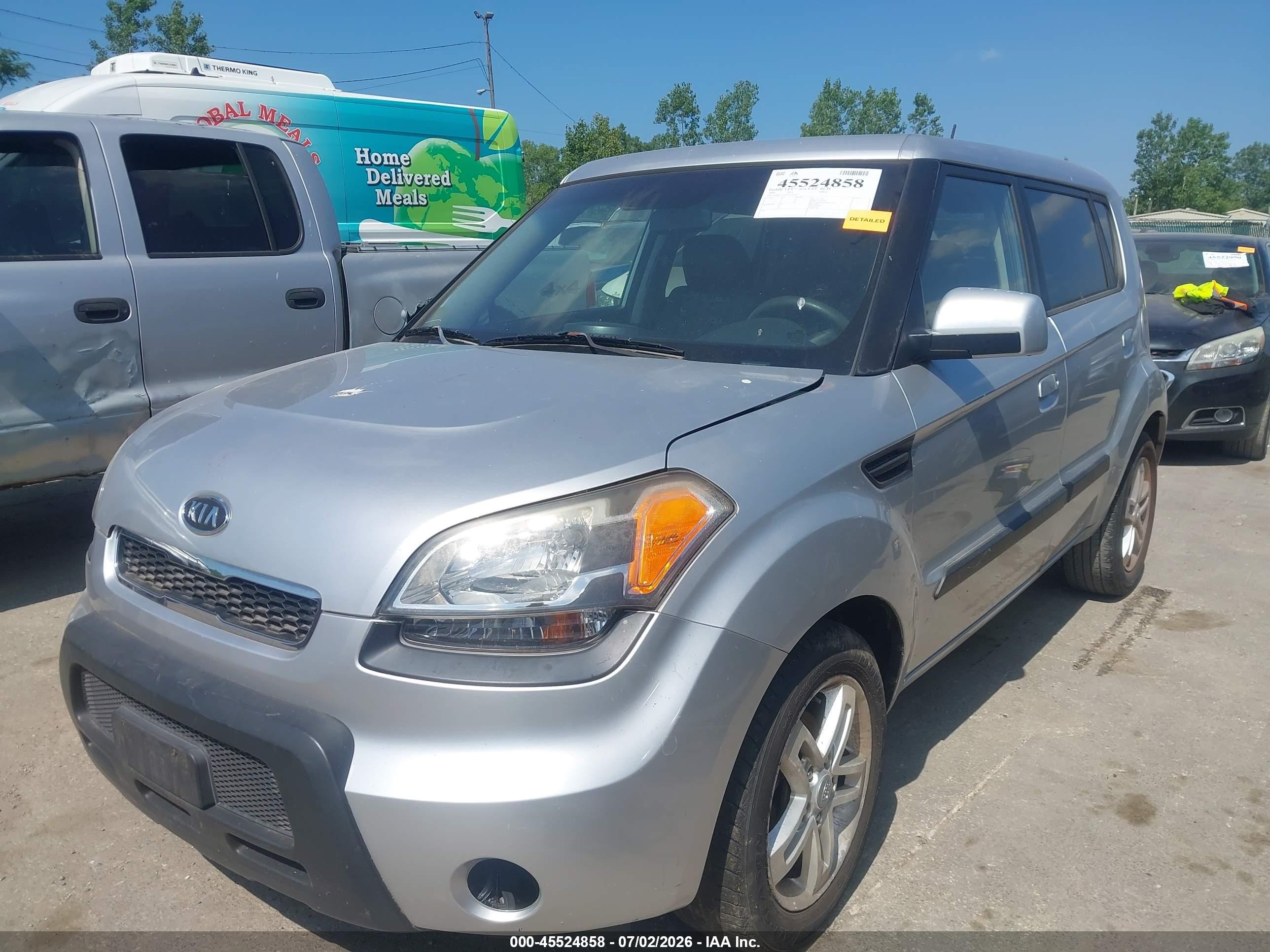2010 Kia Soul + Silver vin: KNDJT2A26A7112351