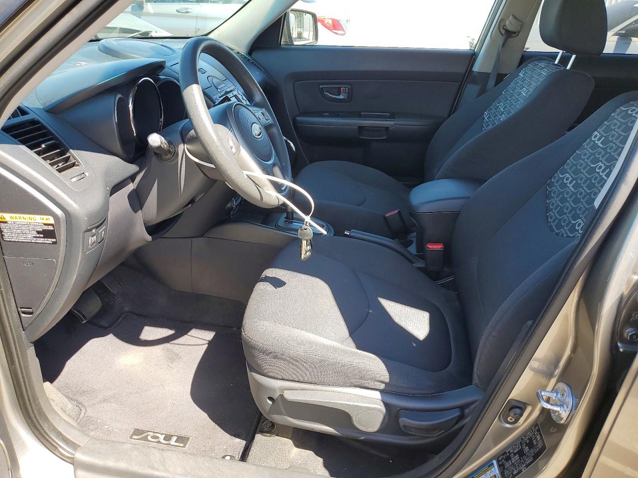 2010 Kia Soul + Gray vin: KNDJT2A26A7146421