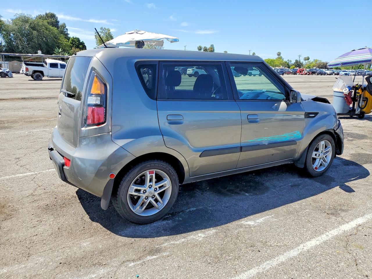 2010 Kia Soul + Gray vin: KNDJT2A26A7146421