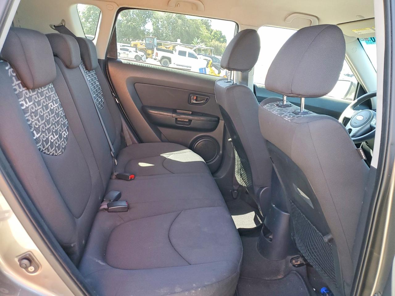 2010 Kia Soul + Gray vin: KNDJT2A26A7146421