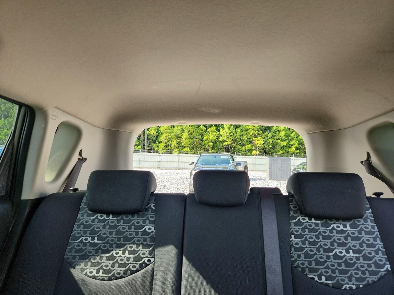 2010 Kia Soul + Gray vin: KNDJT2A26A7149173