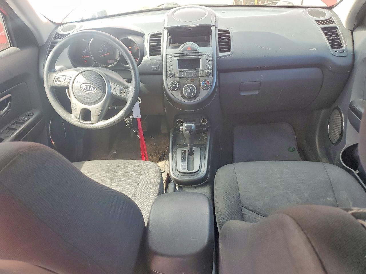 2010 Kia Soul + Red vin: KNDJT2A26A7190838