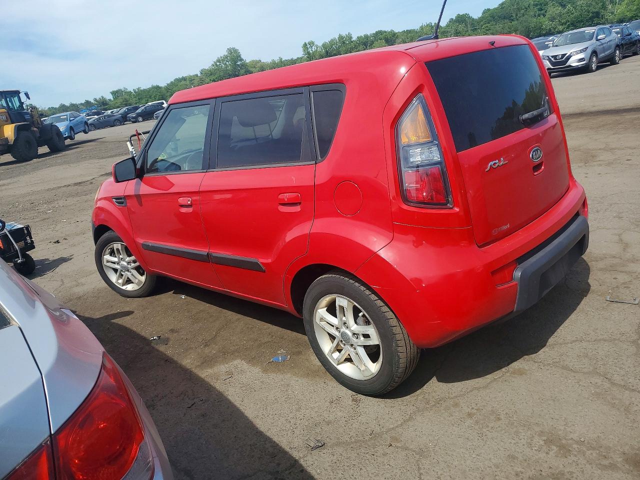 2010 Kia Soul + Red vin: KNDJT2A26A7190838
