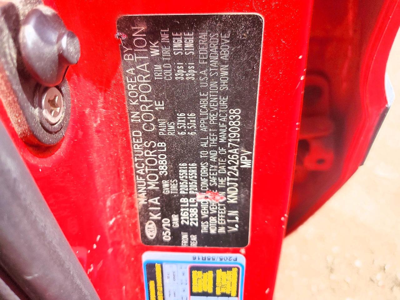 2010 Kia Soul + Red vin: KNDJT2A26A7190838