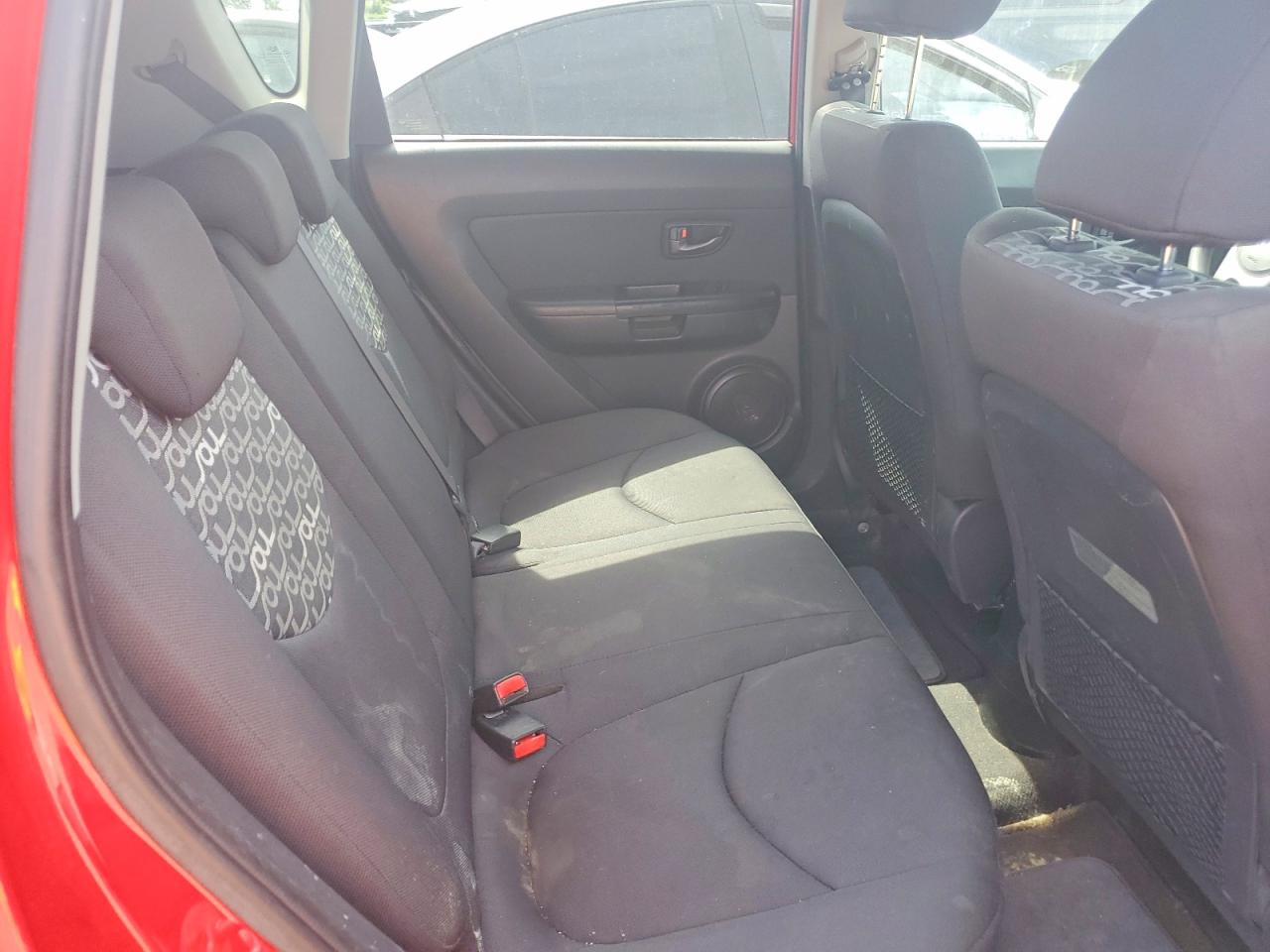 2010 Kia Soul + Red vin: KNDJT2A26A7190838