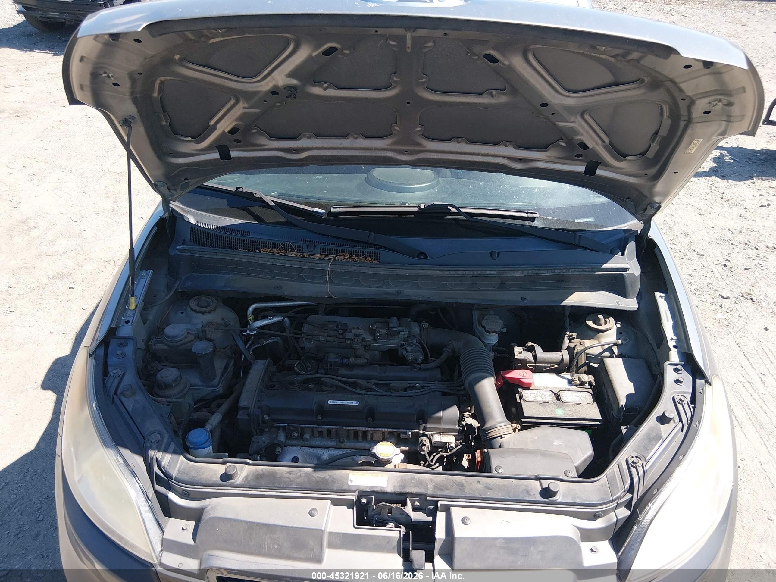 2011 Kia Soul + Gray vin: KNDJT2A26B7226089