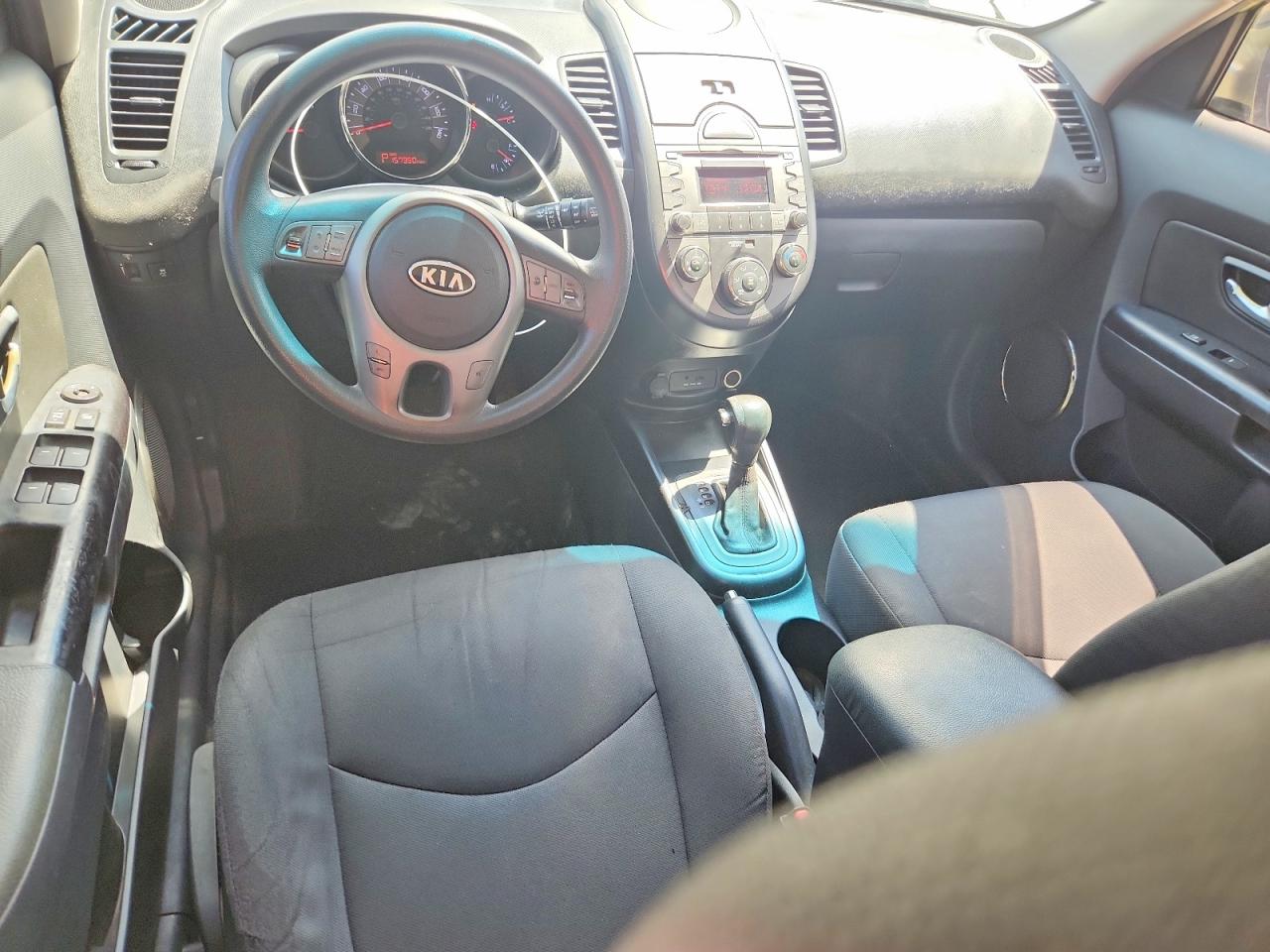 2011 Kia Soul + Green vin: KNDJT2A26B7231230