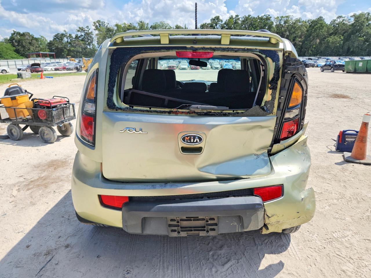 2011 Kia Soul + Green vin: KNDJT2A26B7231230