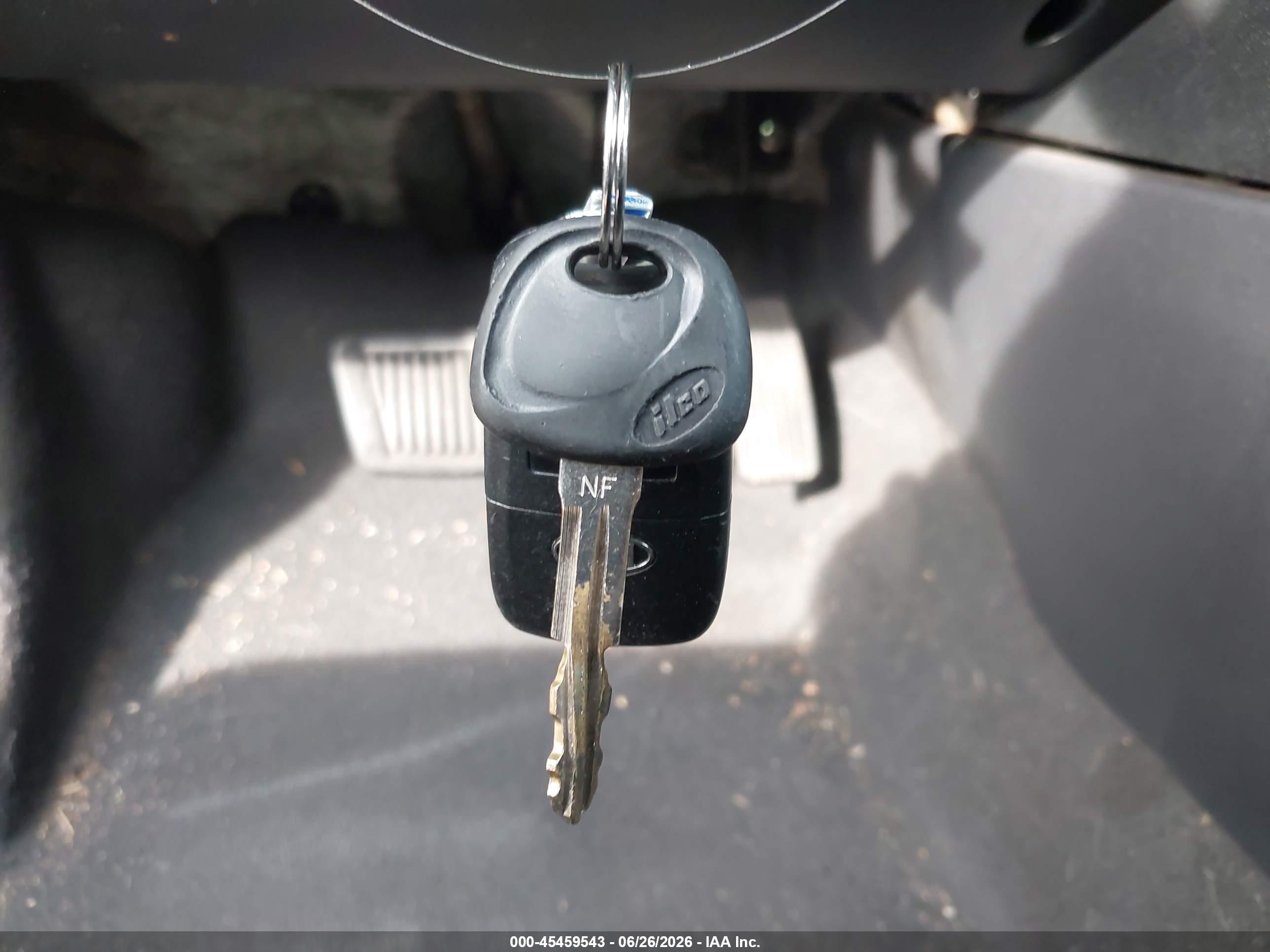2011 Kia Soul + Black vin: KNDJT2A26B7232975