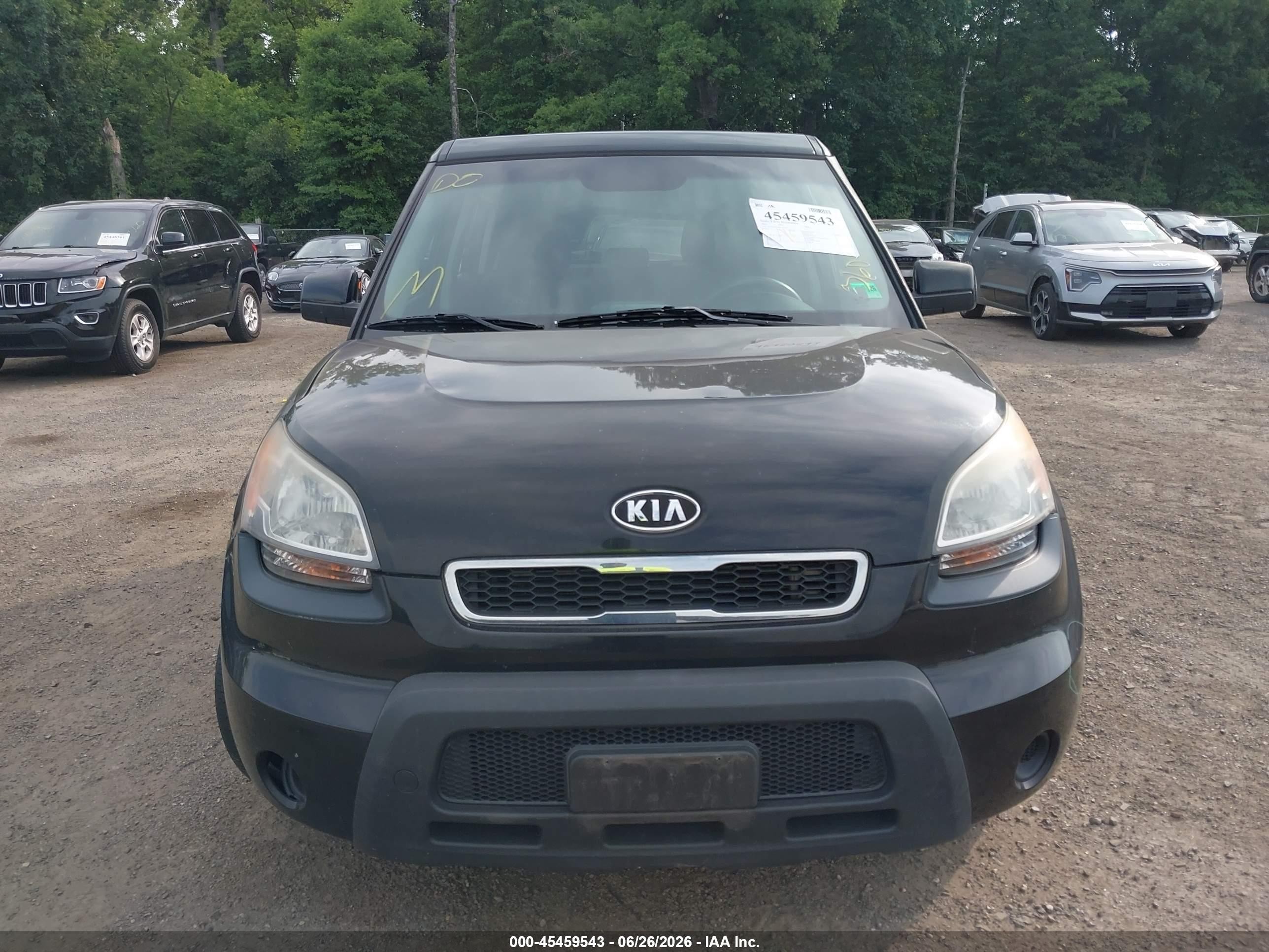2011 Kia Soul + Black vin: KNDJT2A26B7232975