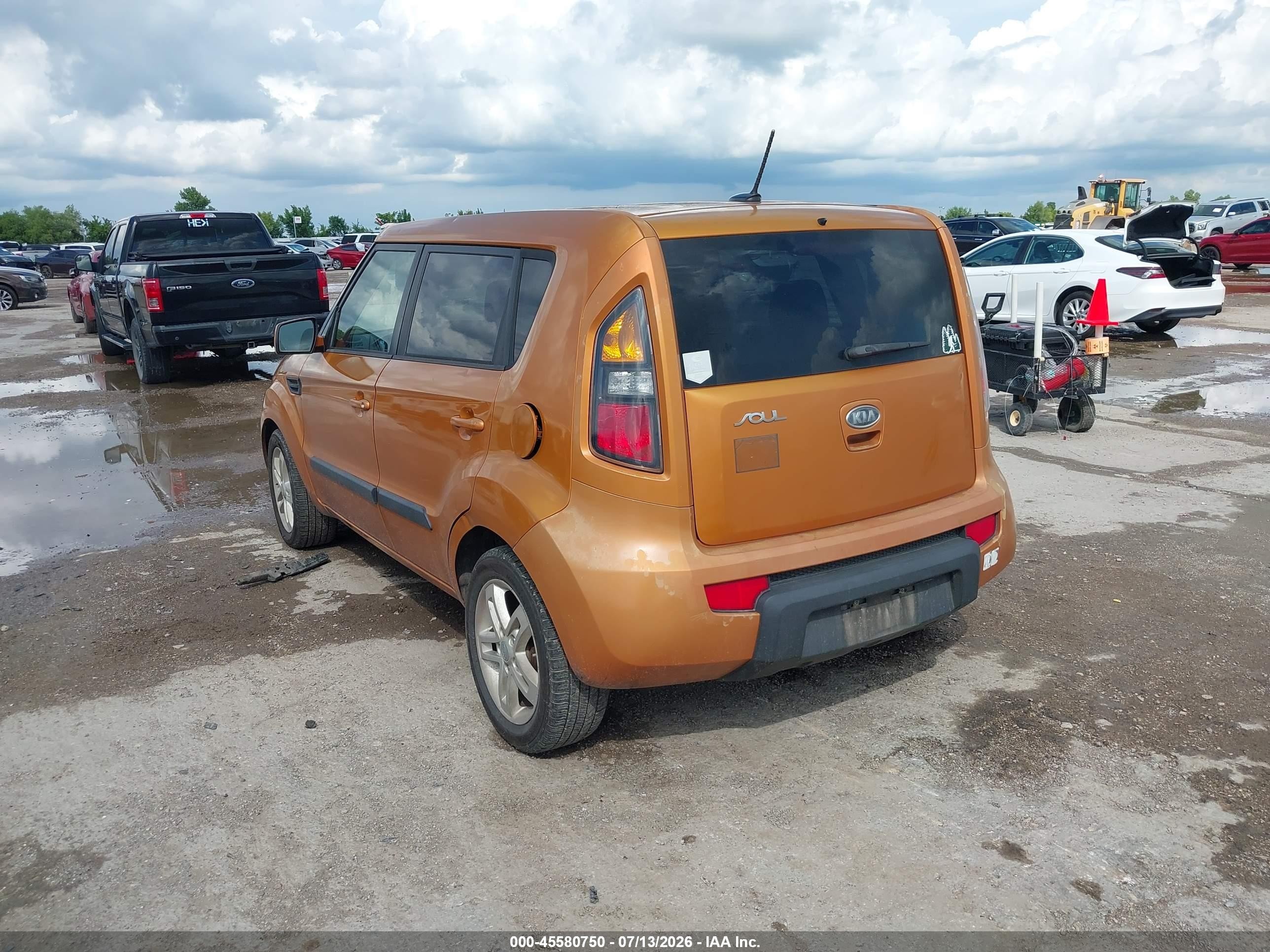 2011 Kia Soul + Orange vin: KNDJT2A26B7234676
