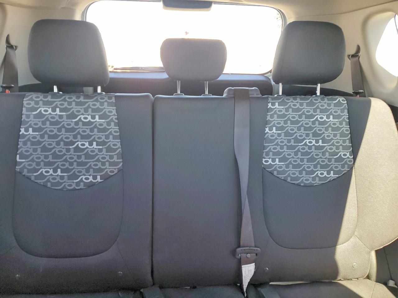 2011 Kia Soul + Silver vin: KNDJT2A26B7264499