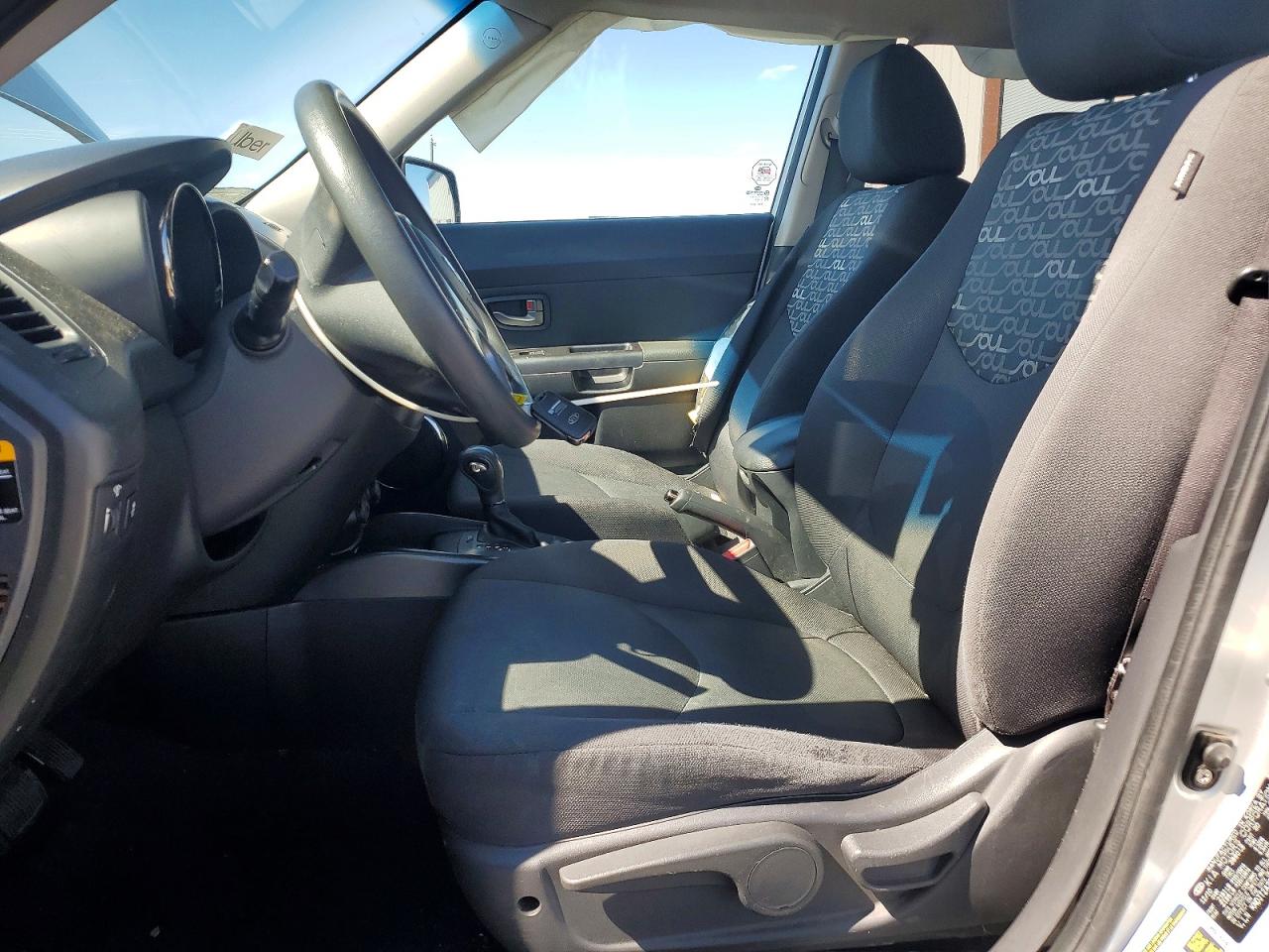 2011 Kia Soul + Silver vin: KNDJT2A26B7264499