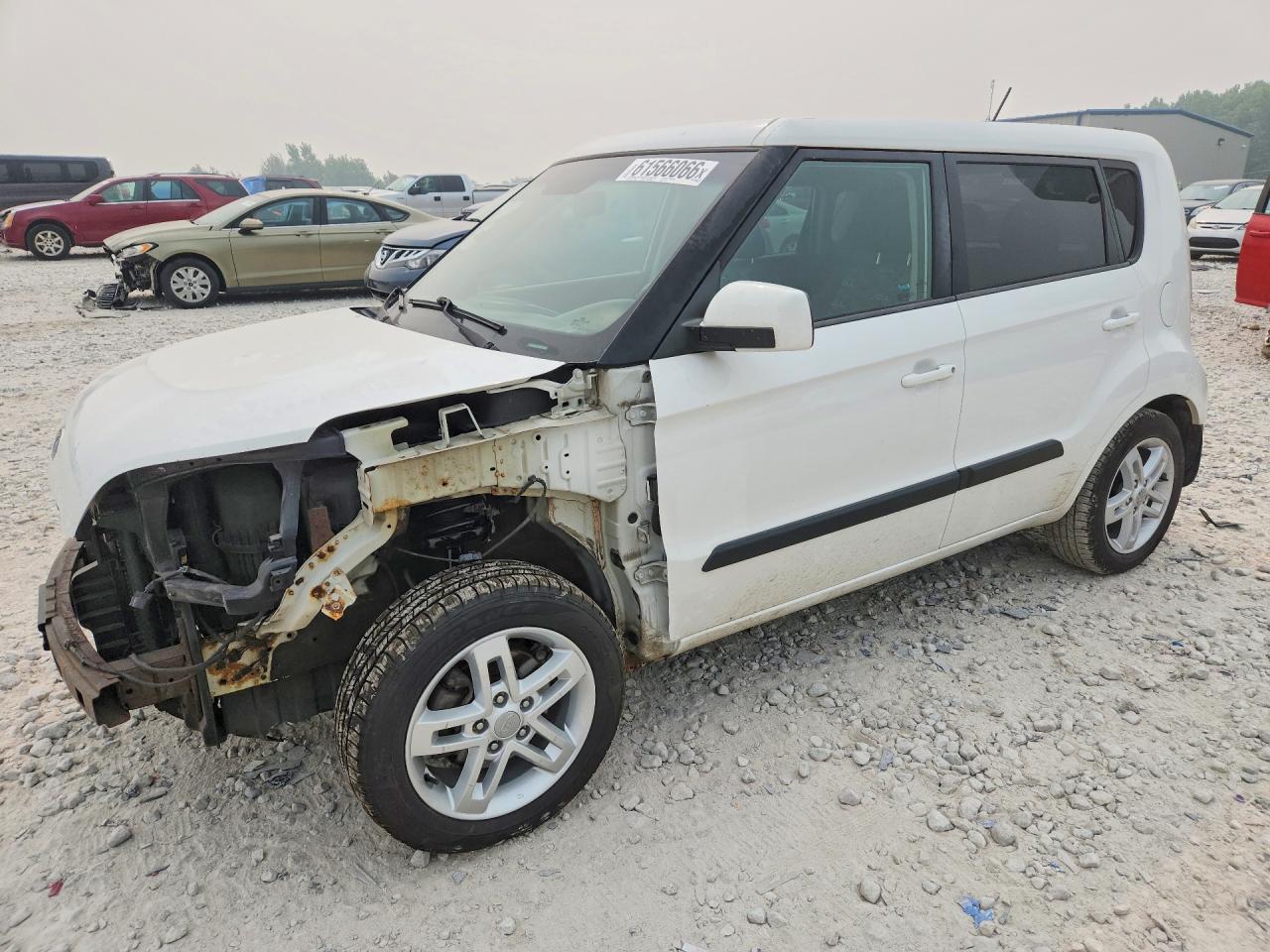 2011 Kia Soul + White vin: KNDJT2A26B7272831