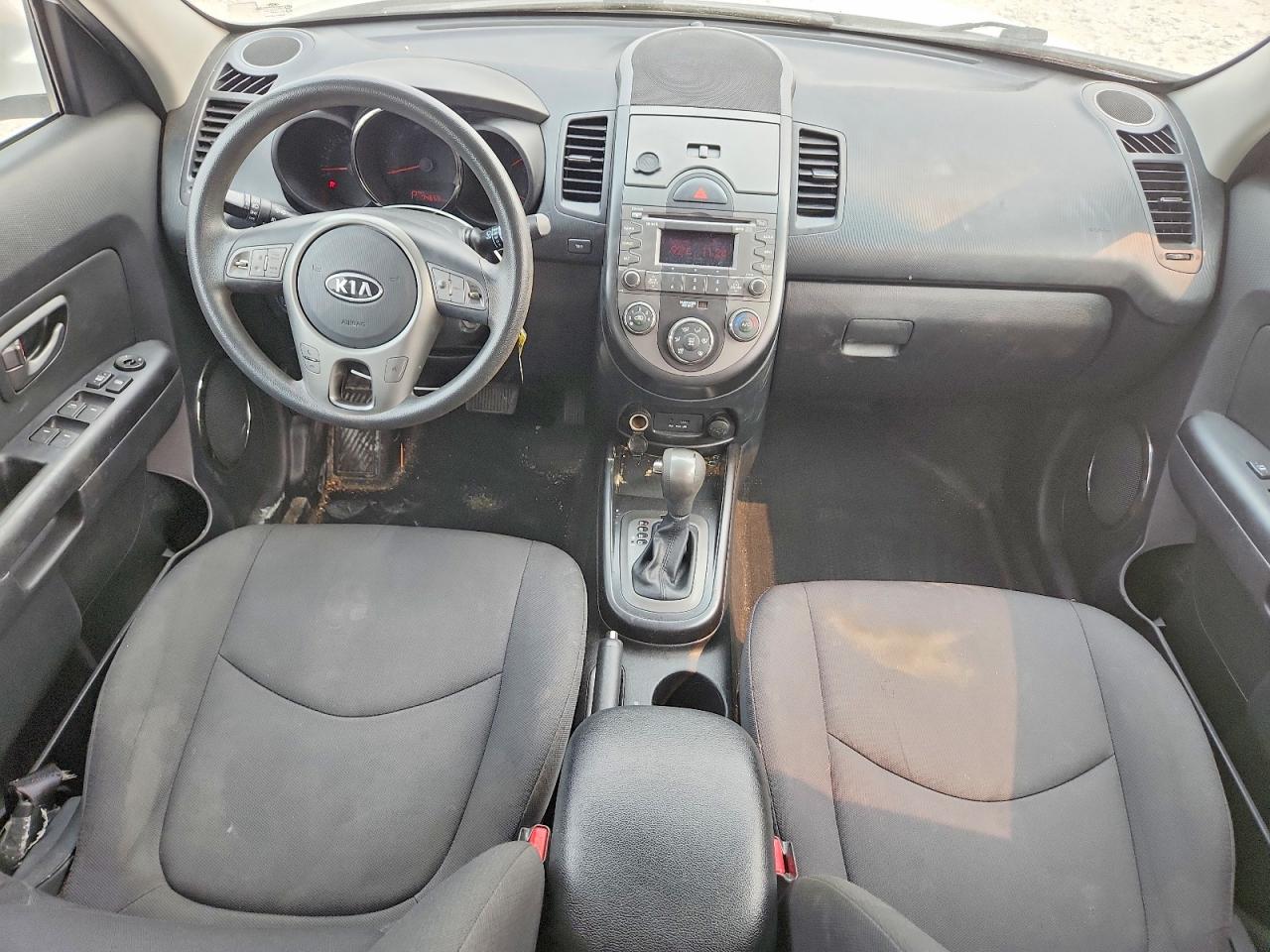 2011 Kia Soul + White vin: KNDJT2A26B7272831