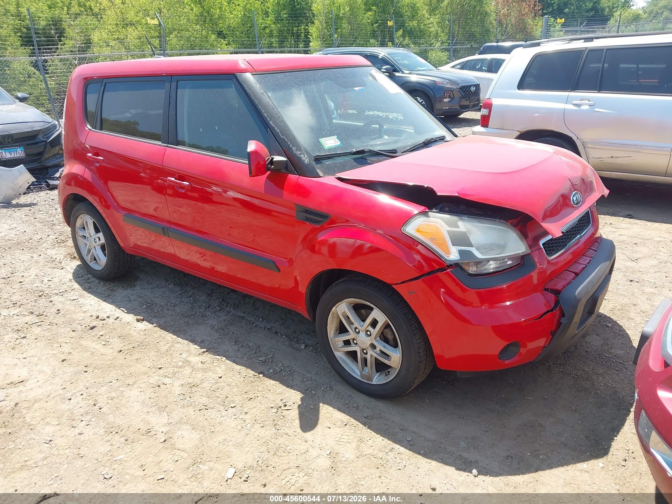 2011 Kia Soul + Red vin: KNDJT2A26B7288298