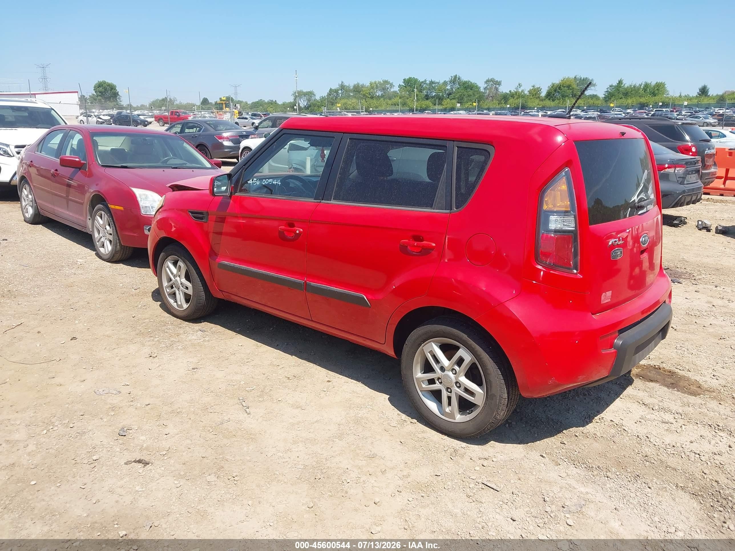 2011 Kia Soul + Красный vin: KNDJT2A26B7288298