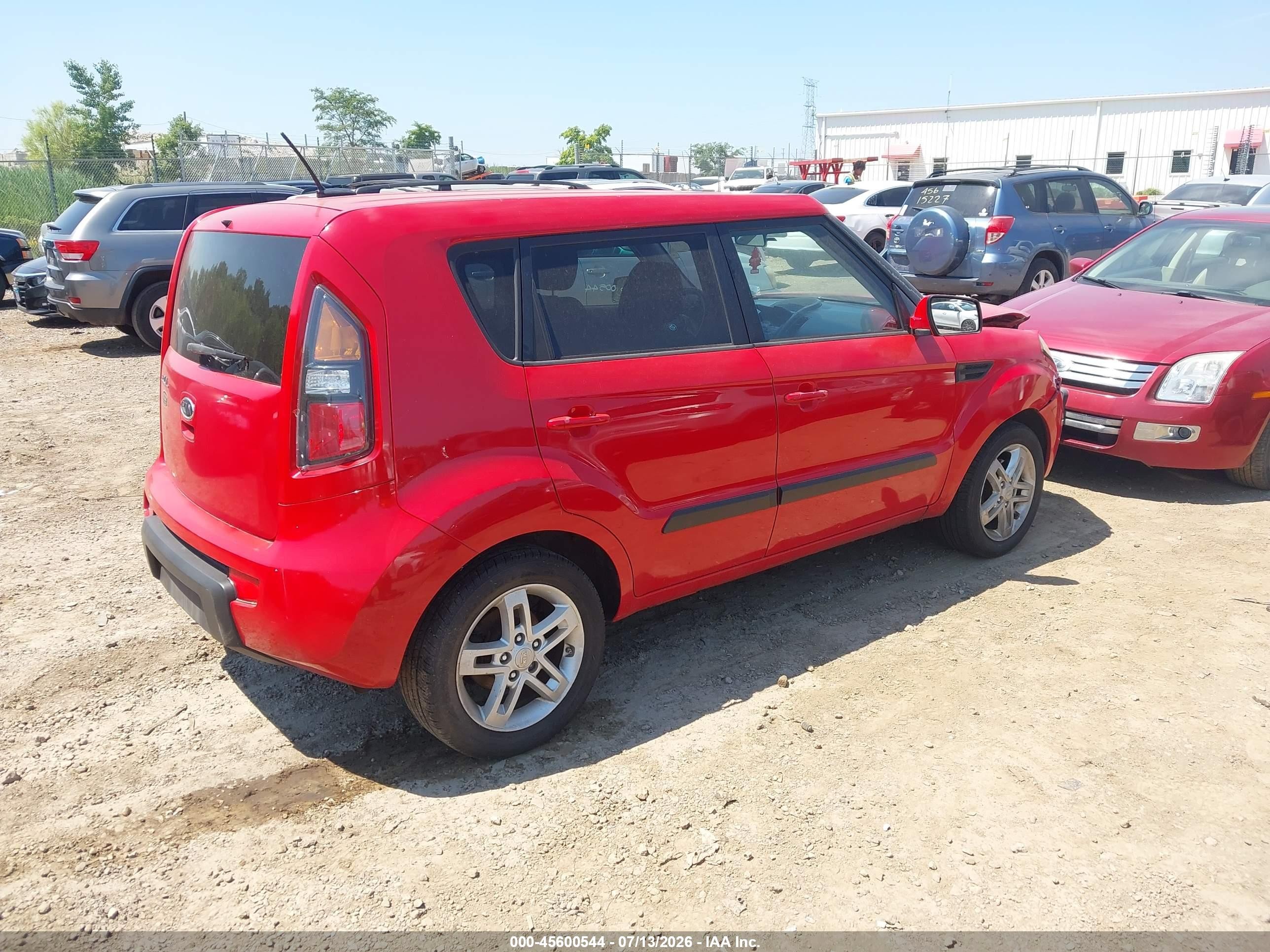 2011 Kia Soul + Красный vin: KNDJT2A26B7288298