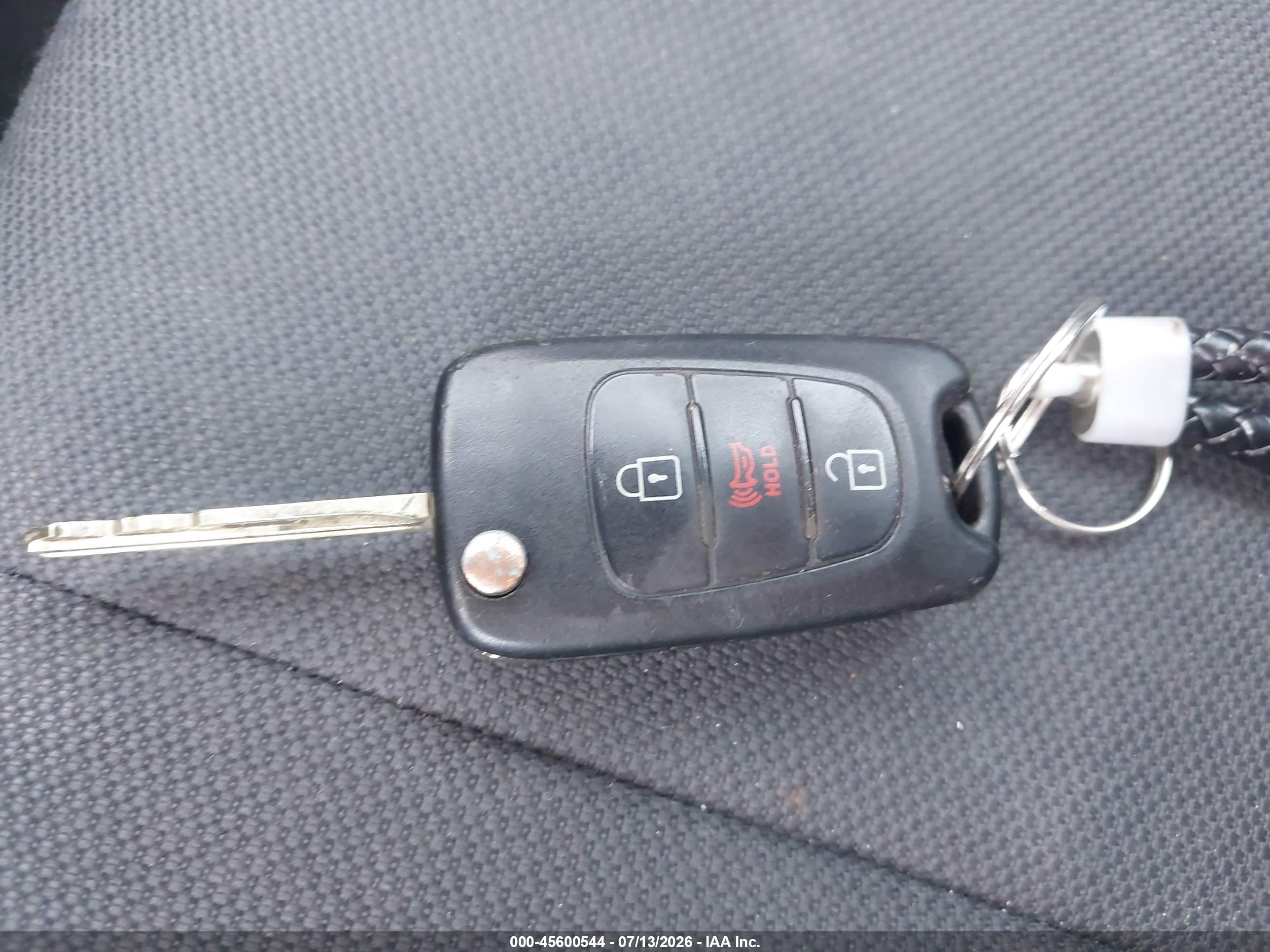 2011 Kia Soul + Красный vin: KNDJT2A26B7288298