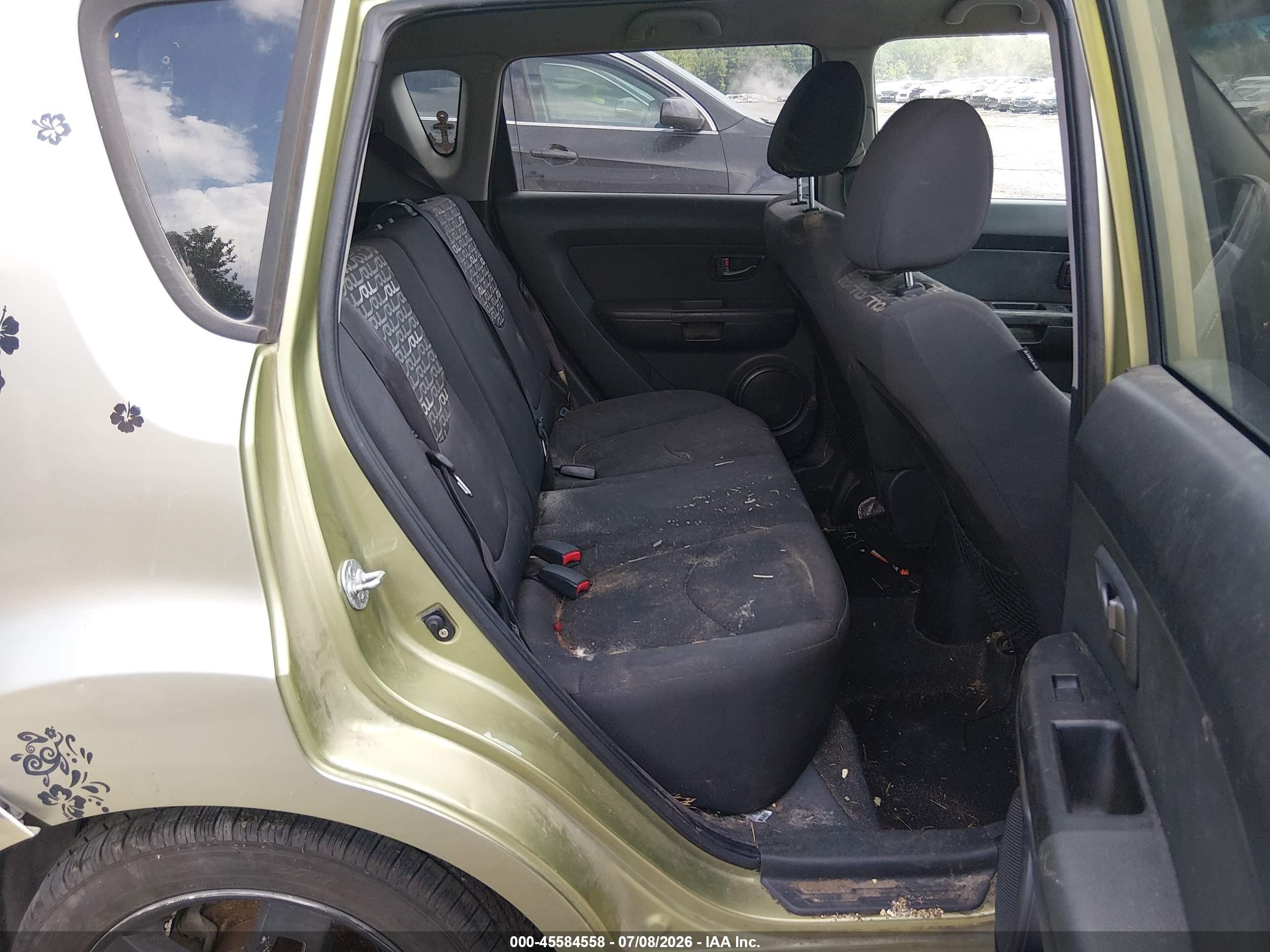 2011 Kia Soul + Green vin: KNDJT2A26B7298149