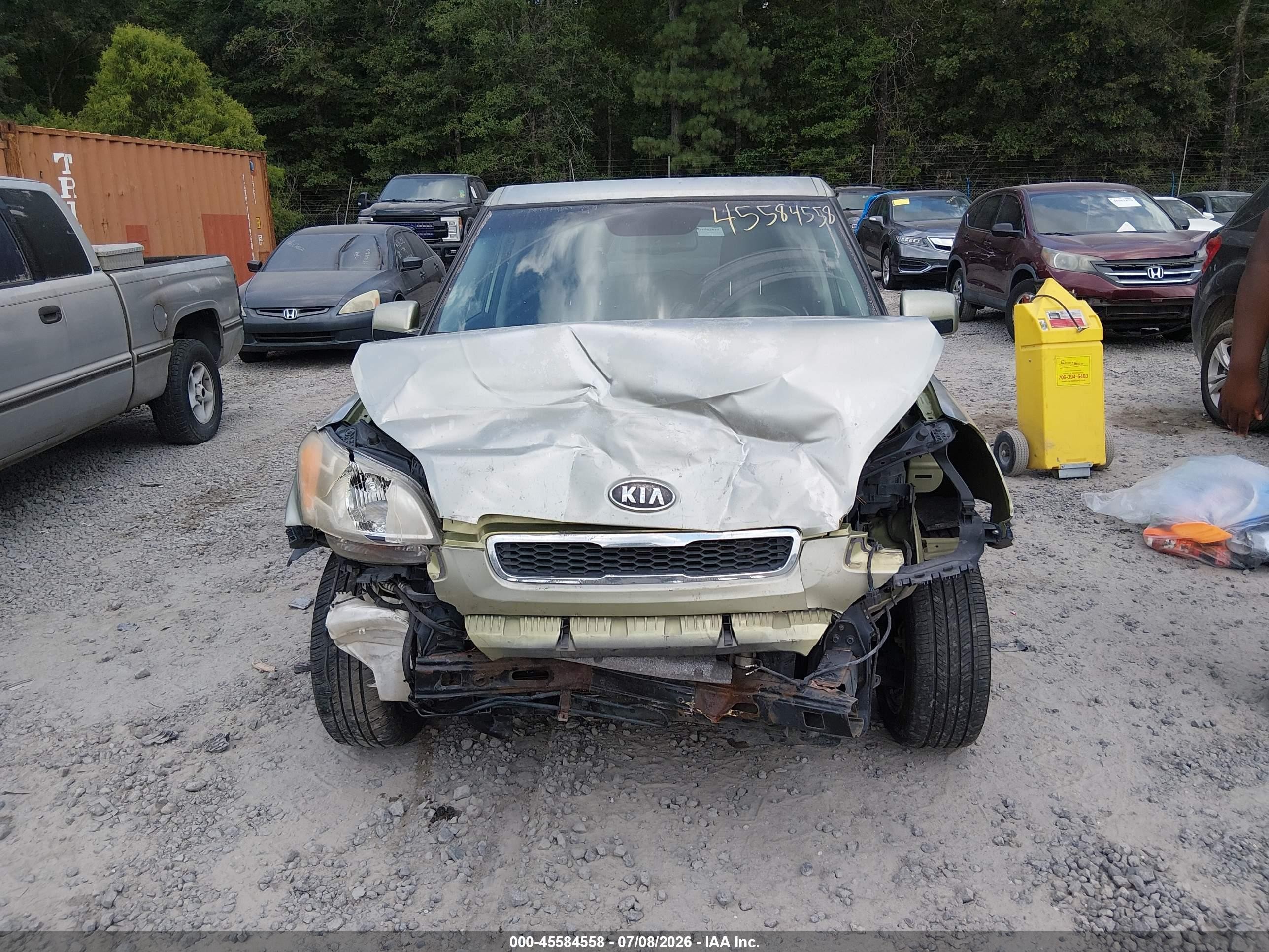 2011 Kia Soul + Green vin: KNDJT2A26B7298149