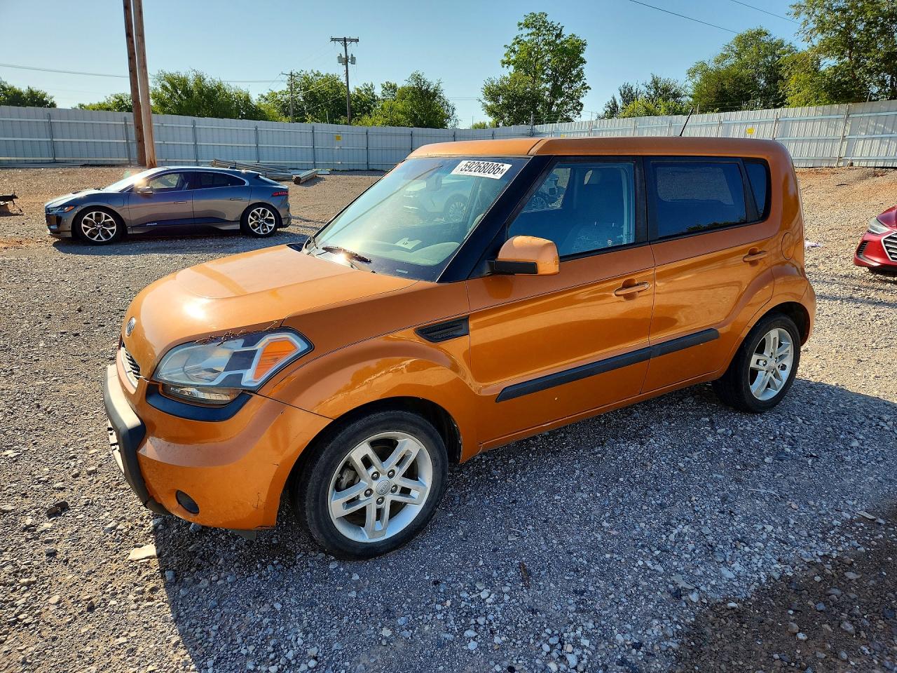 2011 Kia Soul + Orange vin: KNDJT2A26B7304208