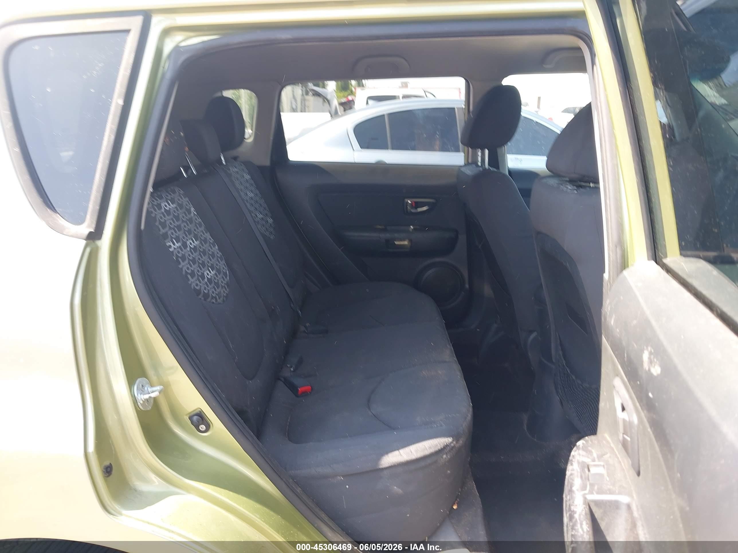 2011 Kia Soul + Green vin: KNDJT2A26B7309750