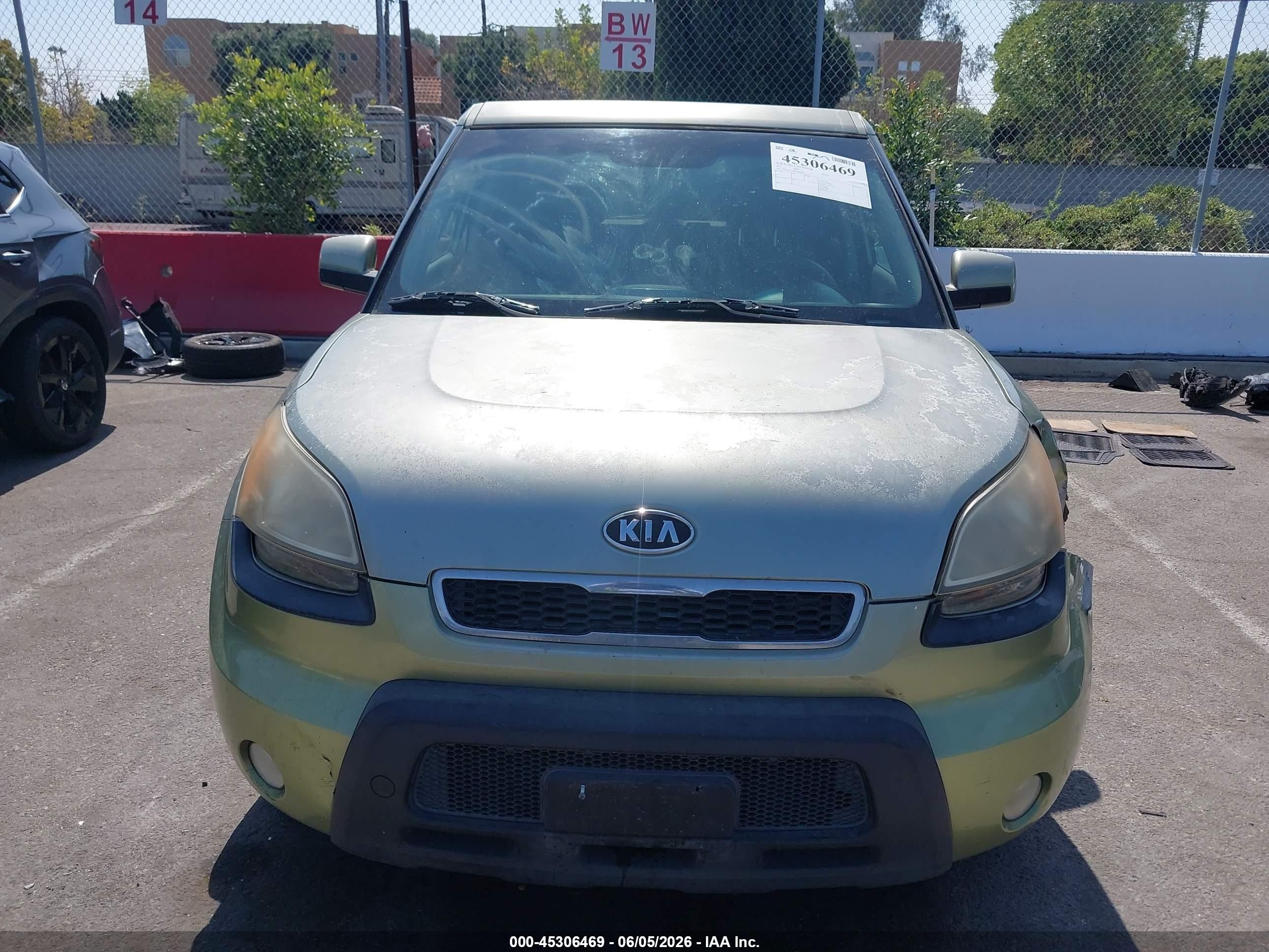2011 Kia Soul + Green vin: KNDJT2A26B7309750