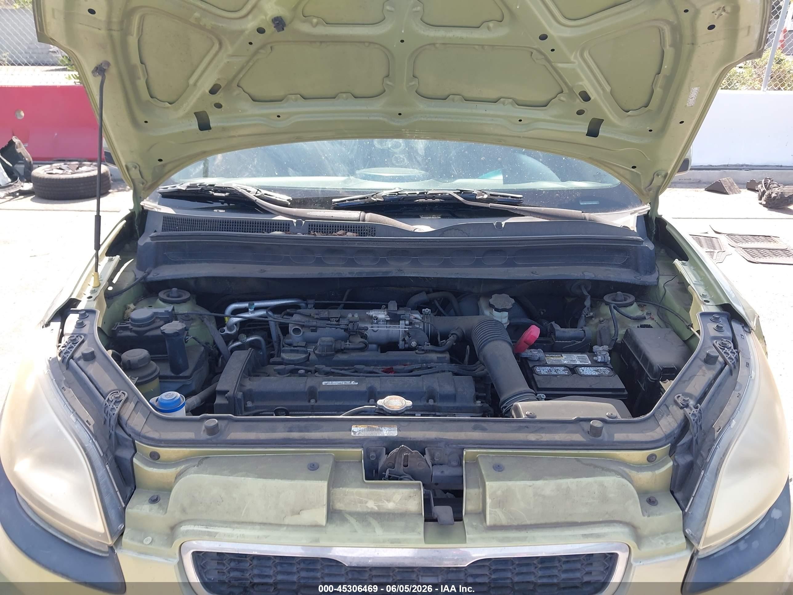 2011 Kia Soul + Green vin: KNDJT2A26B7309750