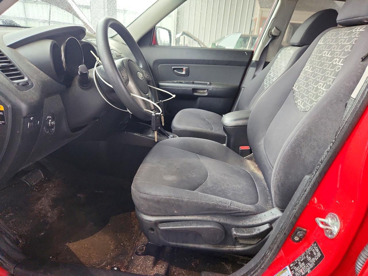 2011 Kia Soul + Красный vin: KNDJT2A26B7319775