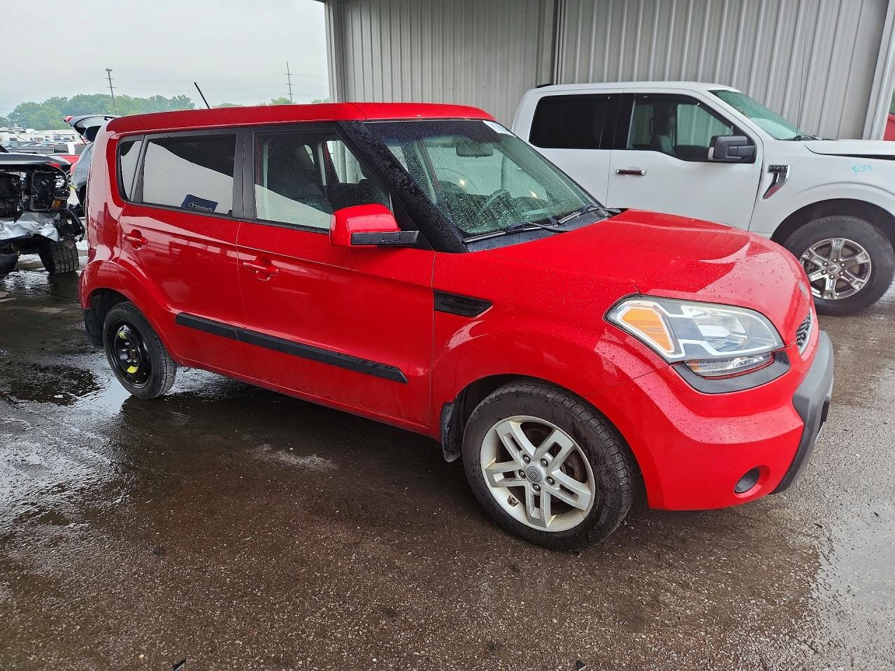 2011 Kia Soul + Красный vin: KNDJT2A26B7319775