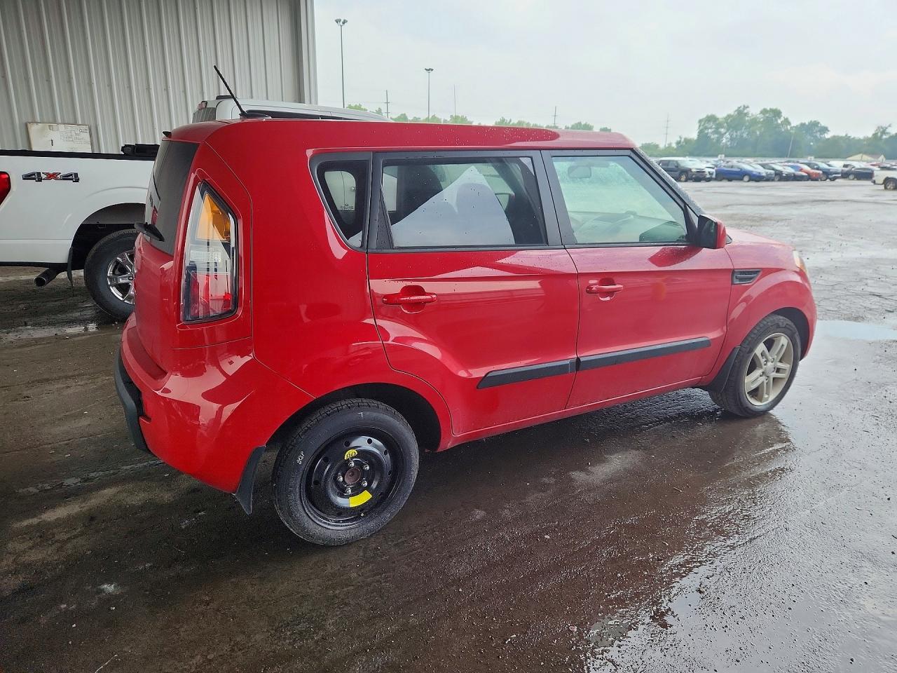 2011 Kia Soul + Красный vin: KNDJT2A26B7319775